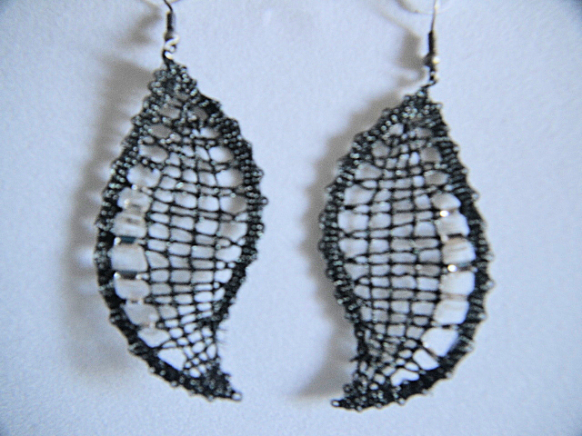 Uhani 1 - temno srebrni metalizirani