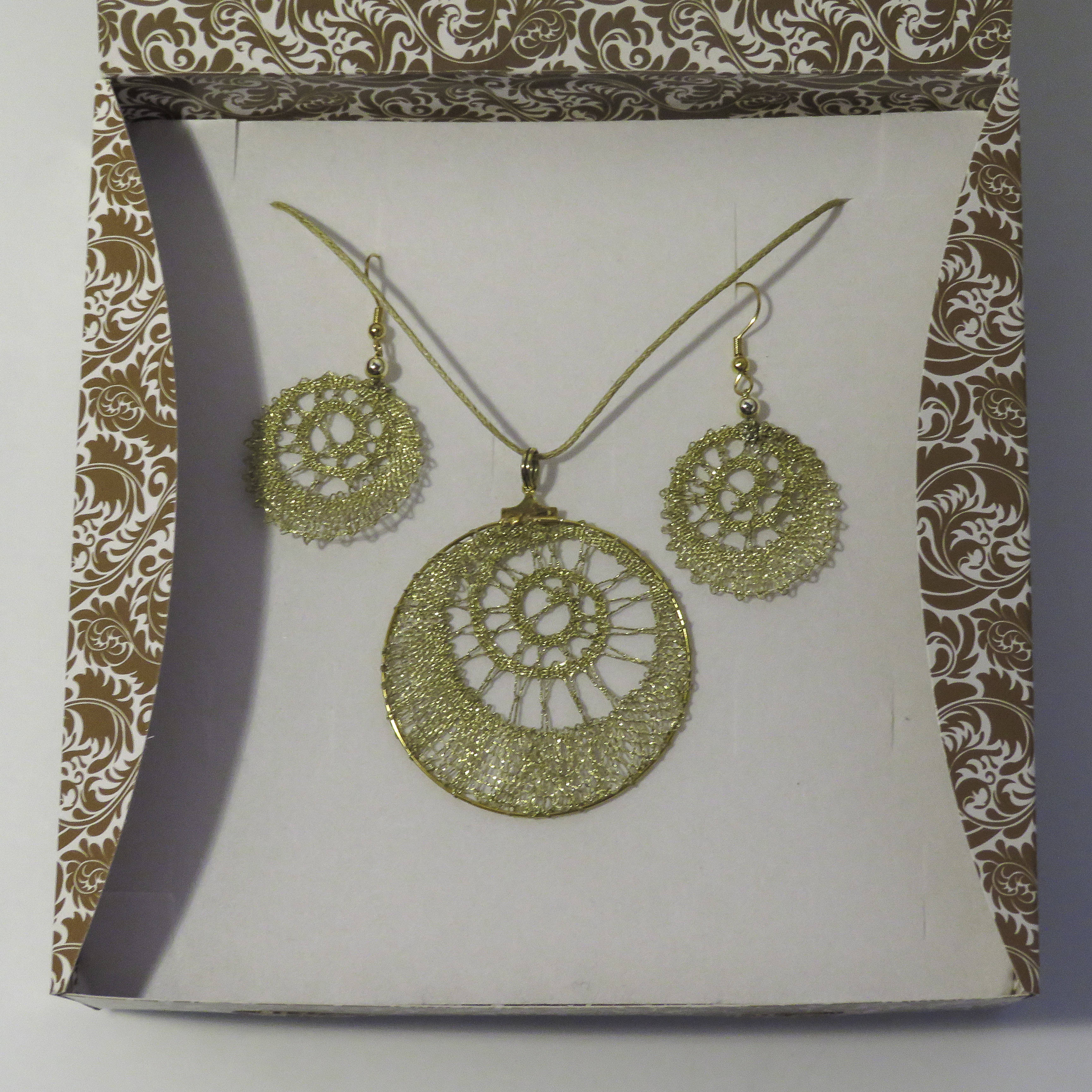 Obesek, Uhani - zlati metalizirani