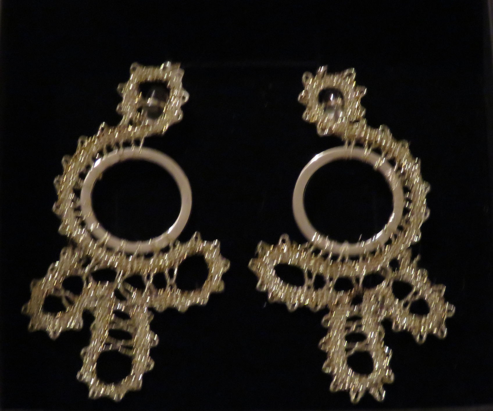 Uhani 15 - zlati metalizirani