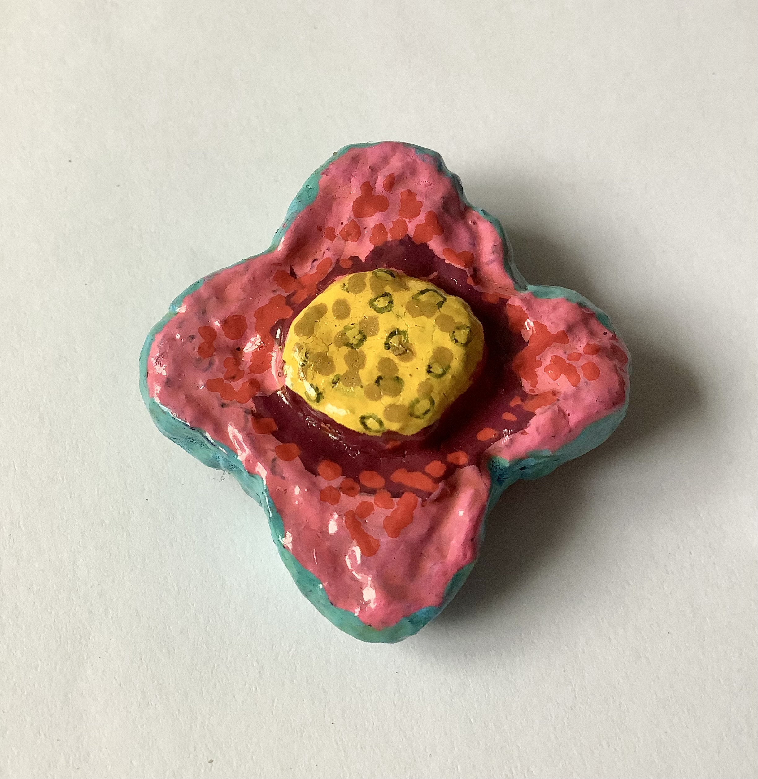 Florita brooches