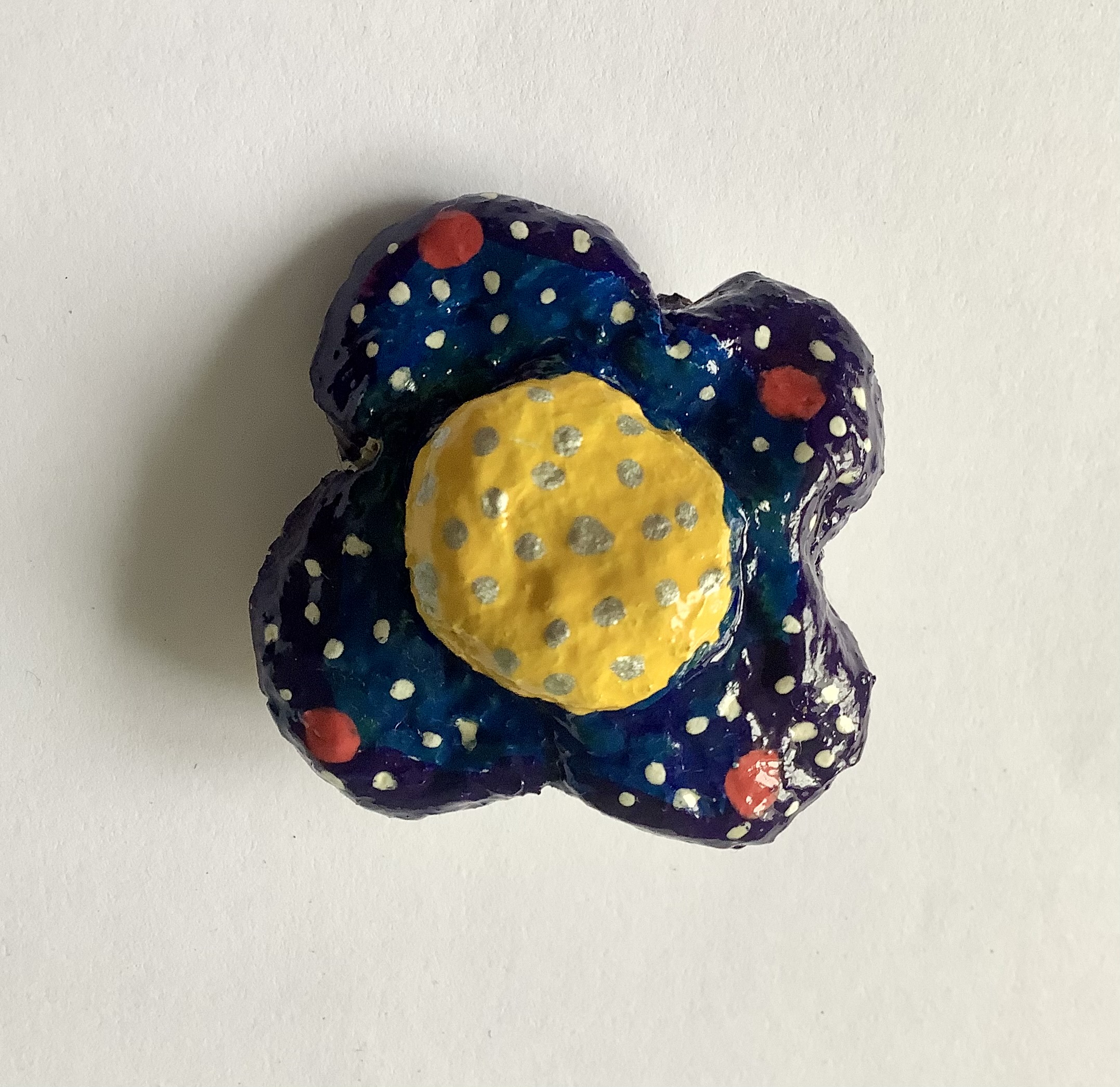 Florita brooches