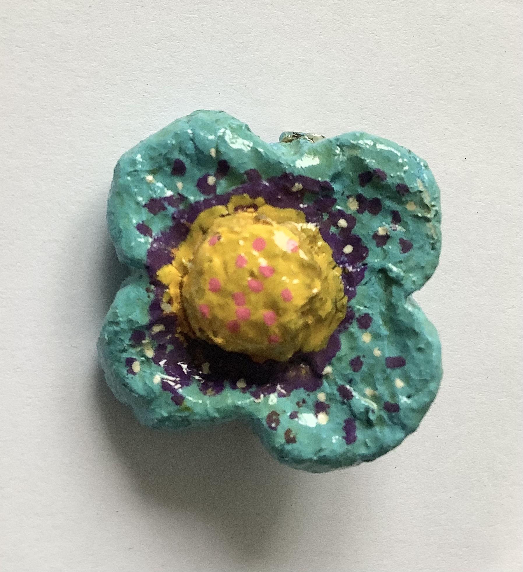 Florita brooches