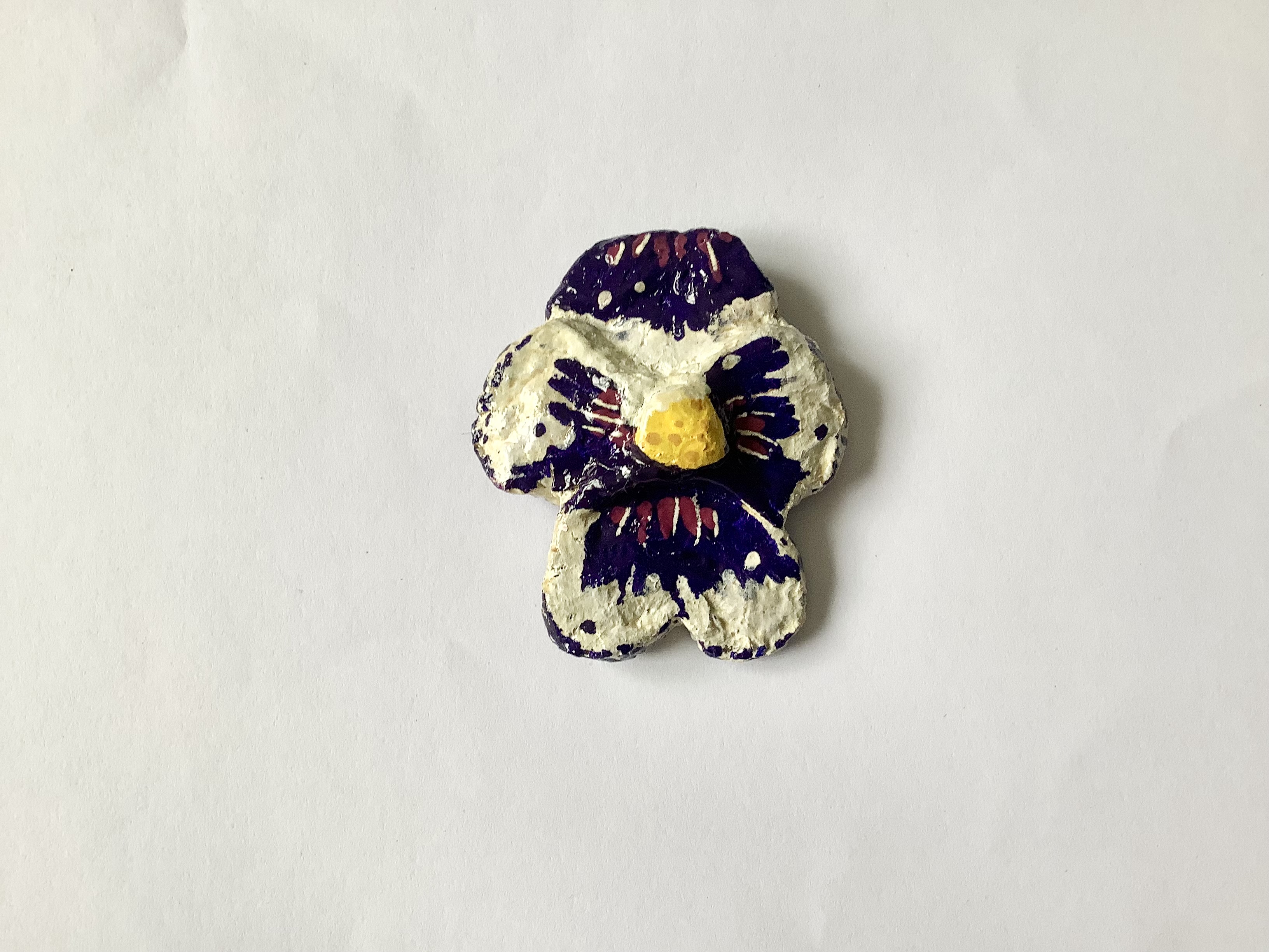 Florita brooches