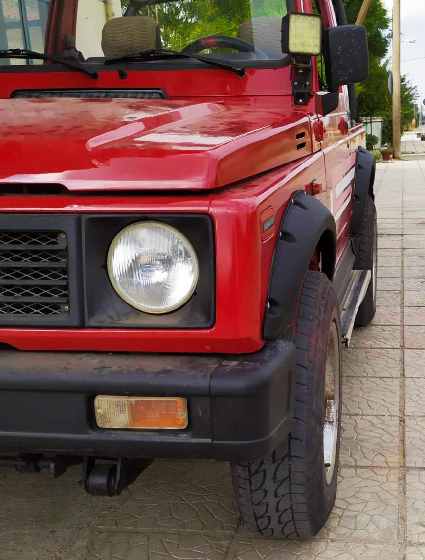 Suzuki Samurai Fiberglass Fender Flares