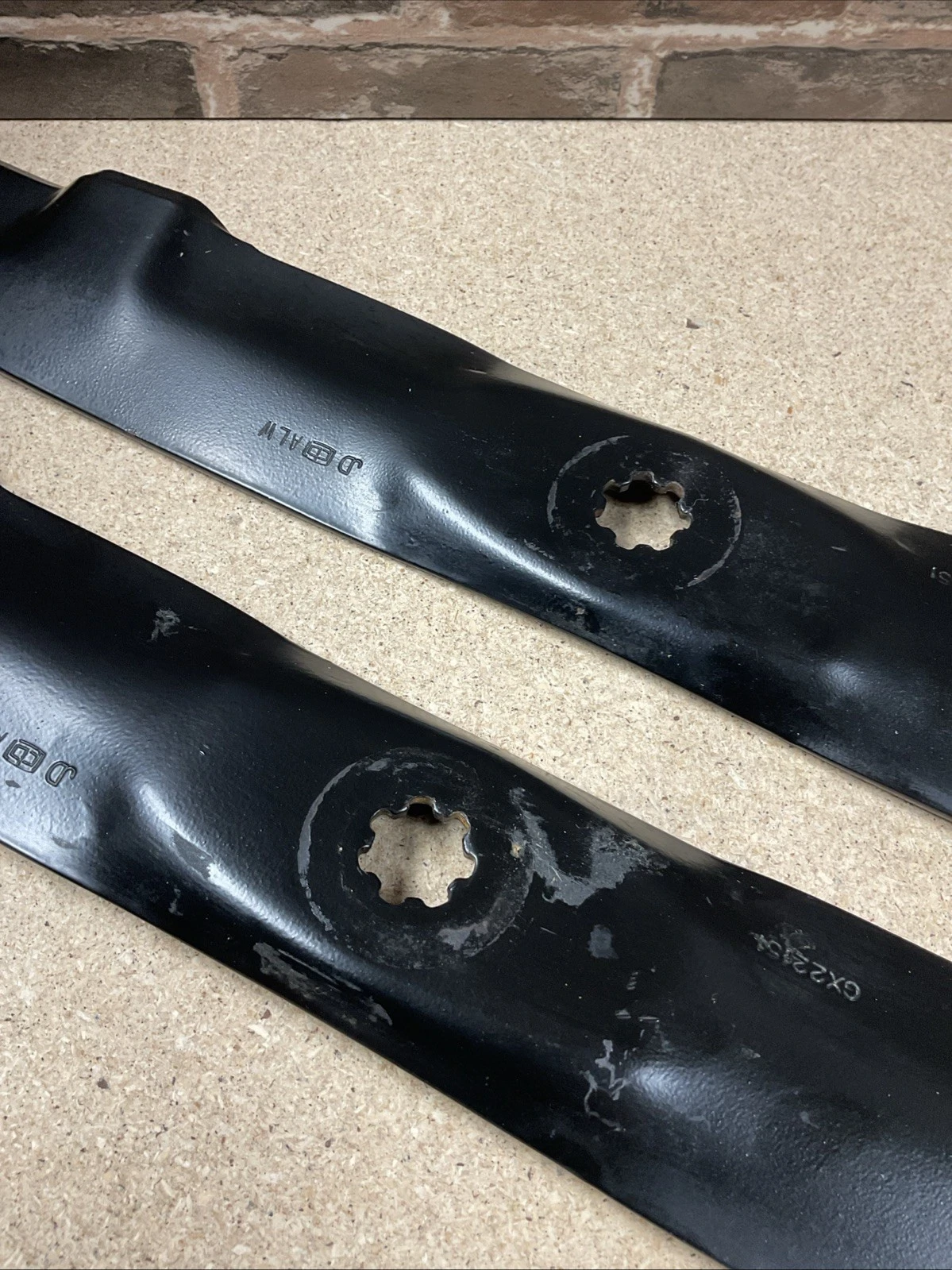 Genuine John Deere GY20850 Mower Blades 2 Pack, 42 inch