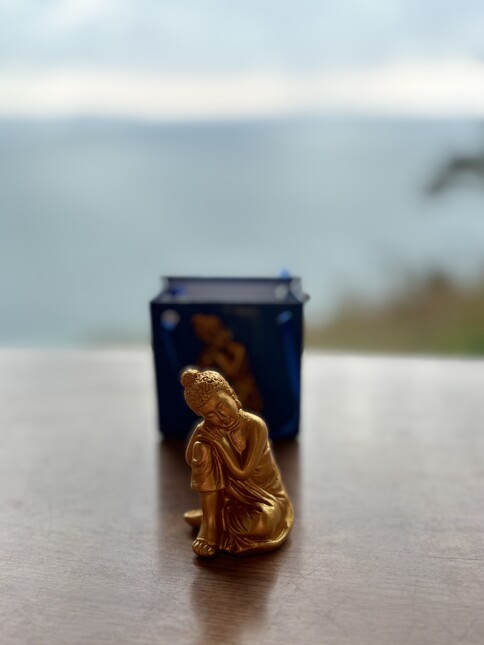 main product image on details page