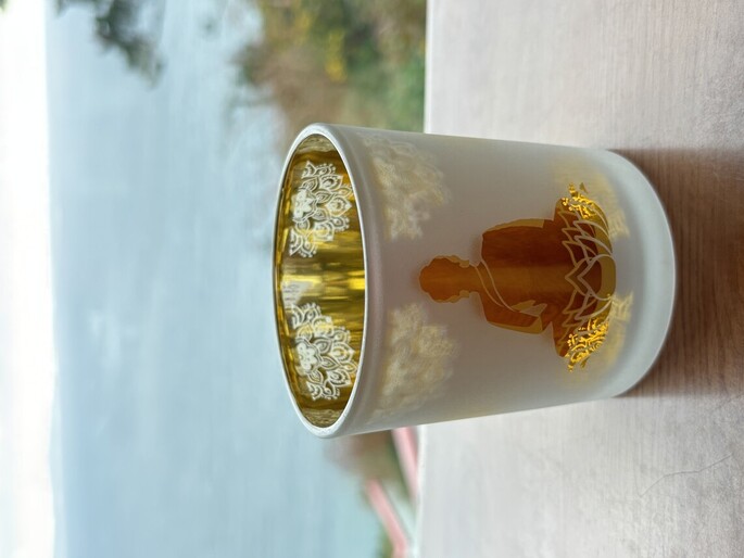 main product image on details page