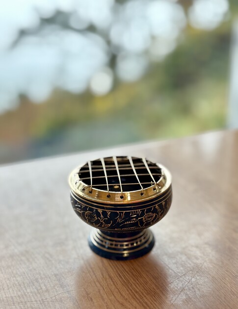 main product image on details page