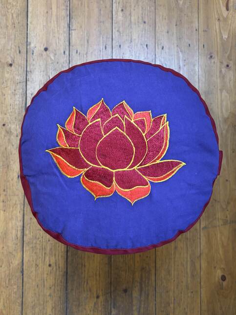 main product image on details page