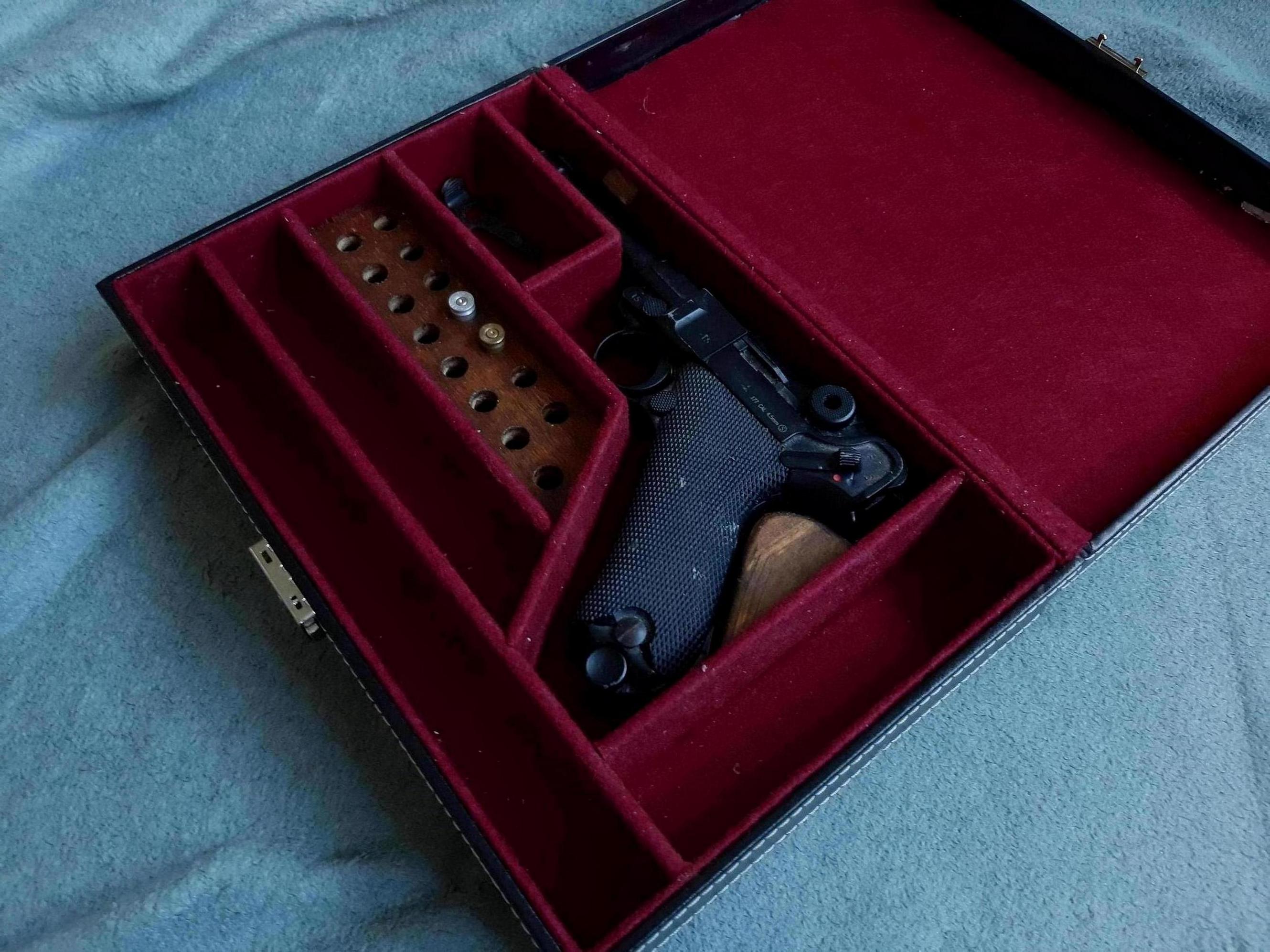 Luger P08 Faux Leather Presentation Gun Case
