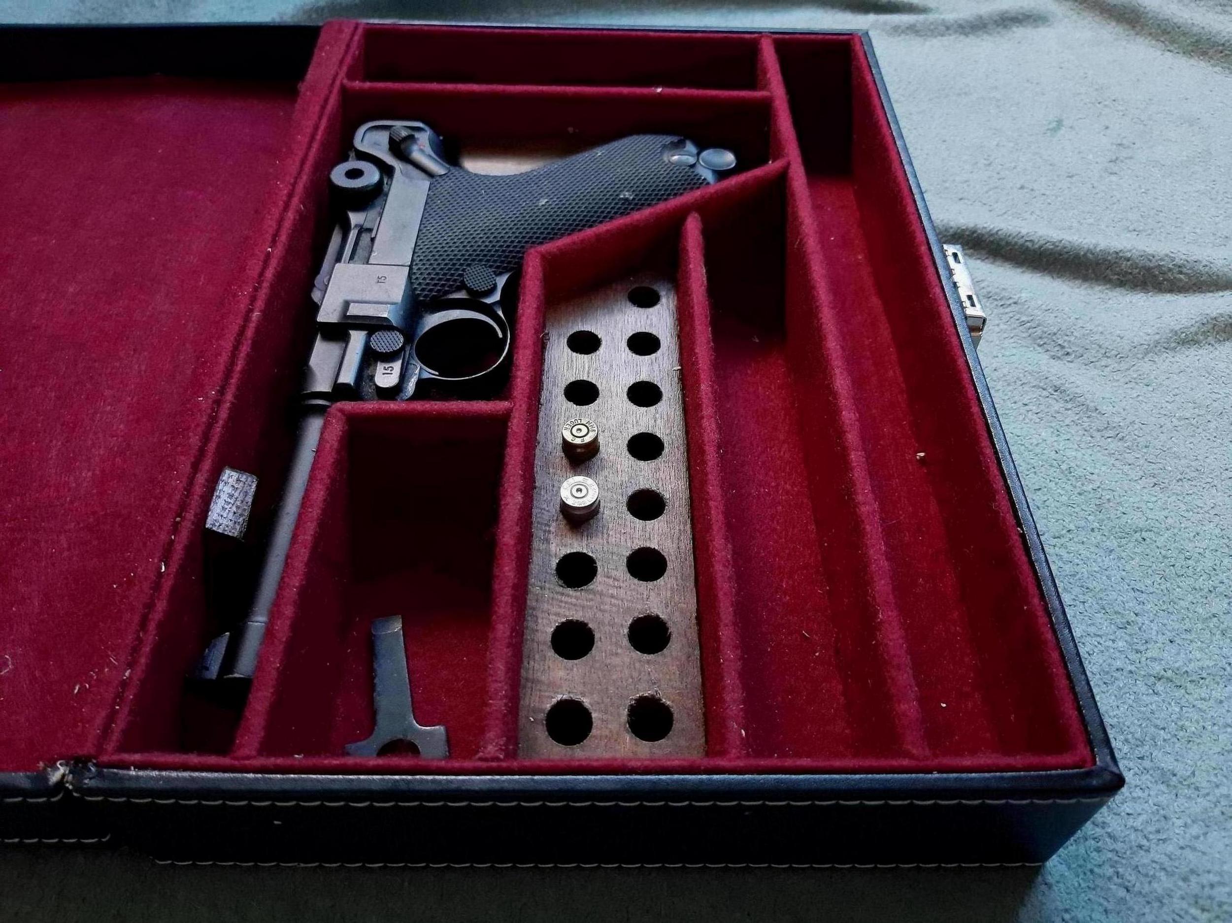 Luger P08 Faux Leather Presentation Gun Case