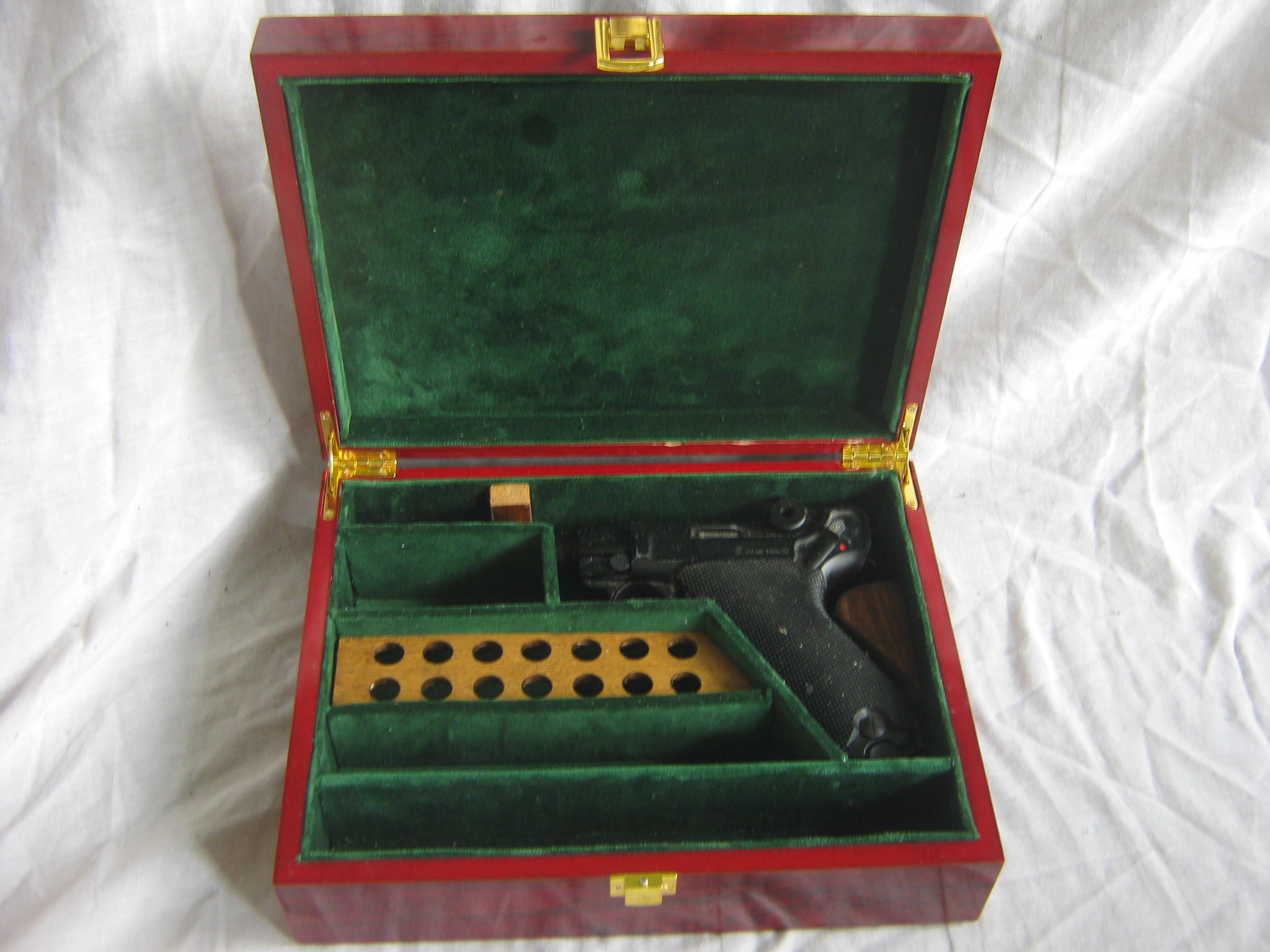 Luger P08 Pistol Display Case