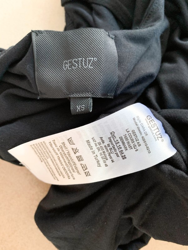 Gestus black dress