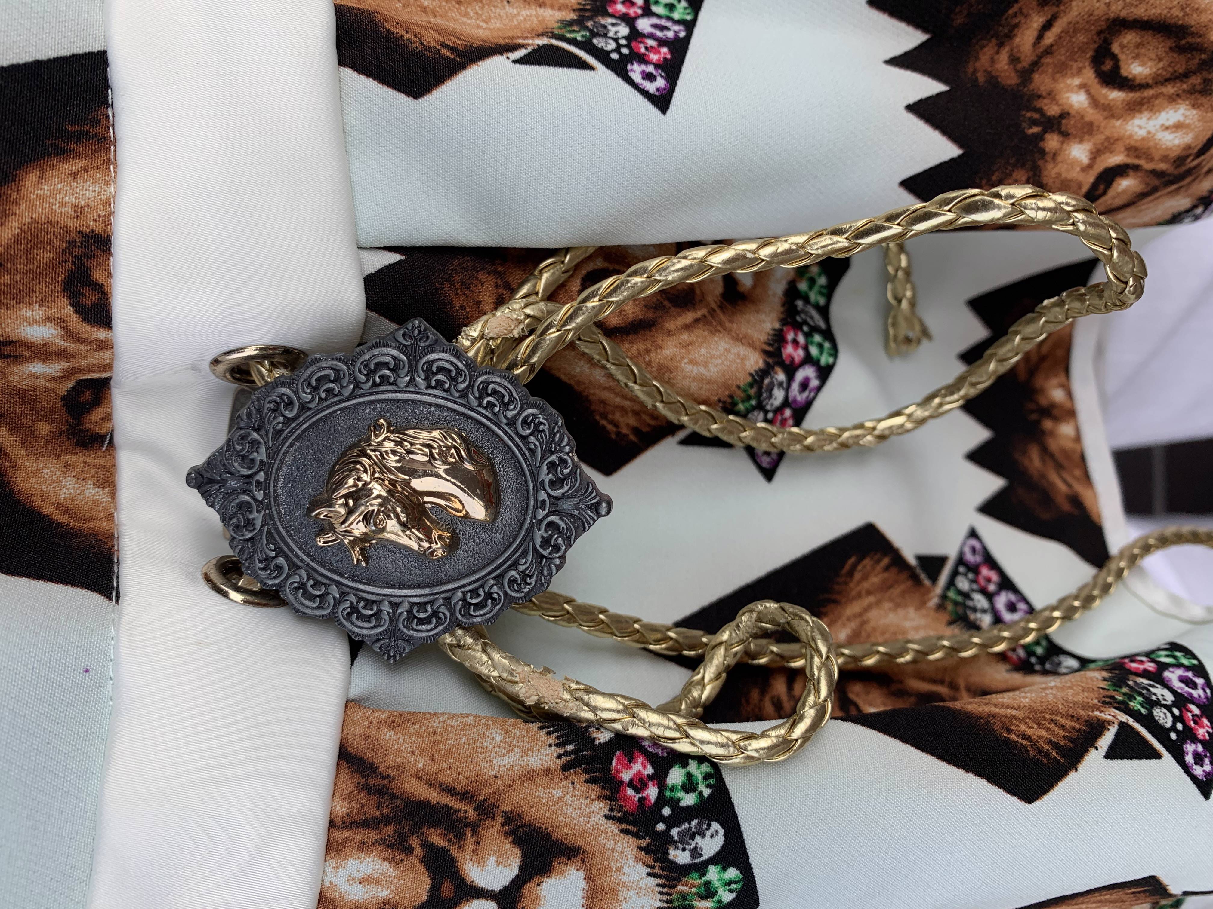 3D blouse with lions