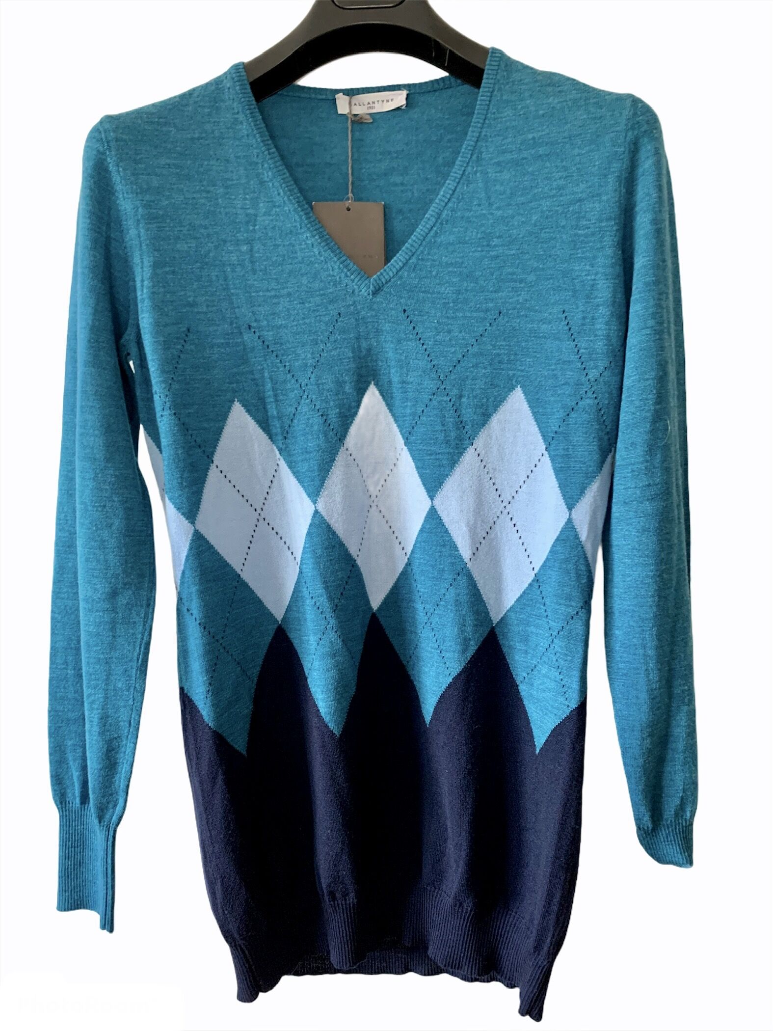 Ballantyne V neck merino wool sweater