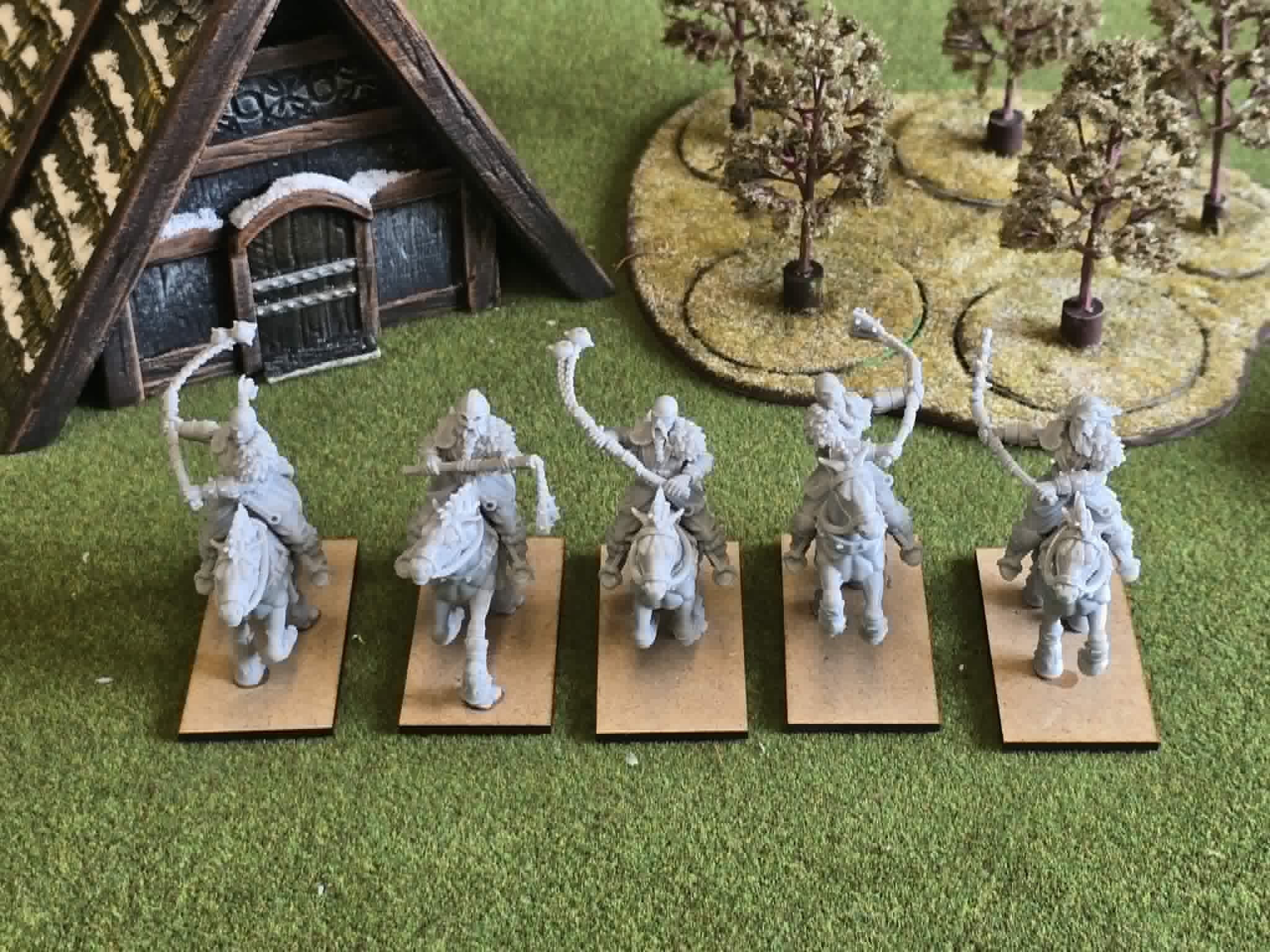 Norse Mounted 5 man Cavalry Unit with 2-handed weapons - 25mm to 32mm