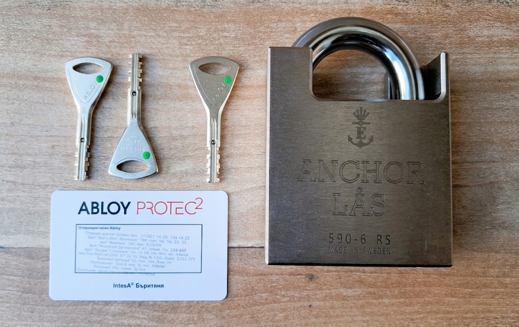 Anchor Lås 590-6 high-security padlock with Abloy PROTEC2 keys and key card