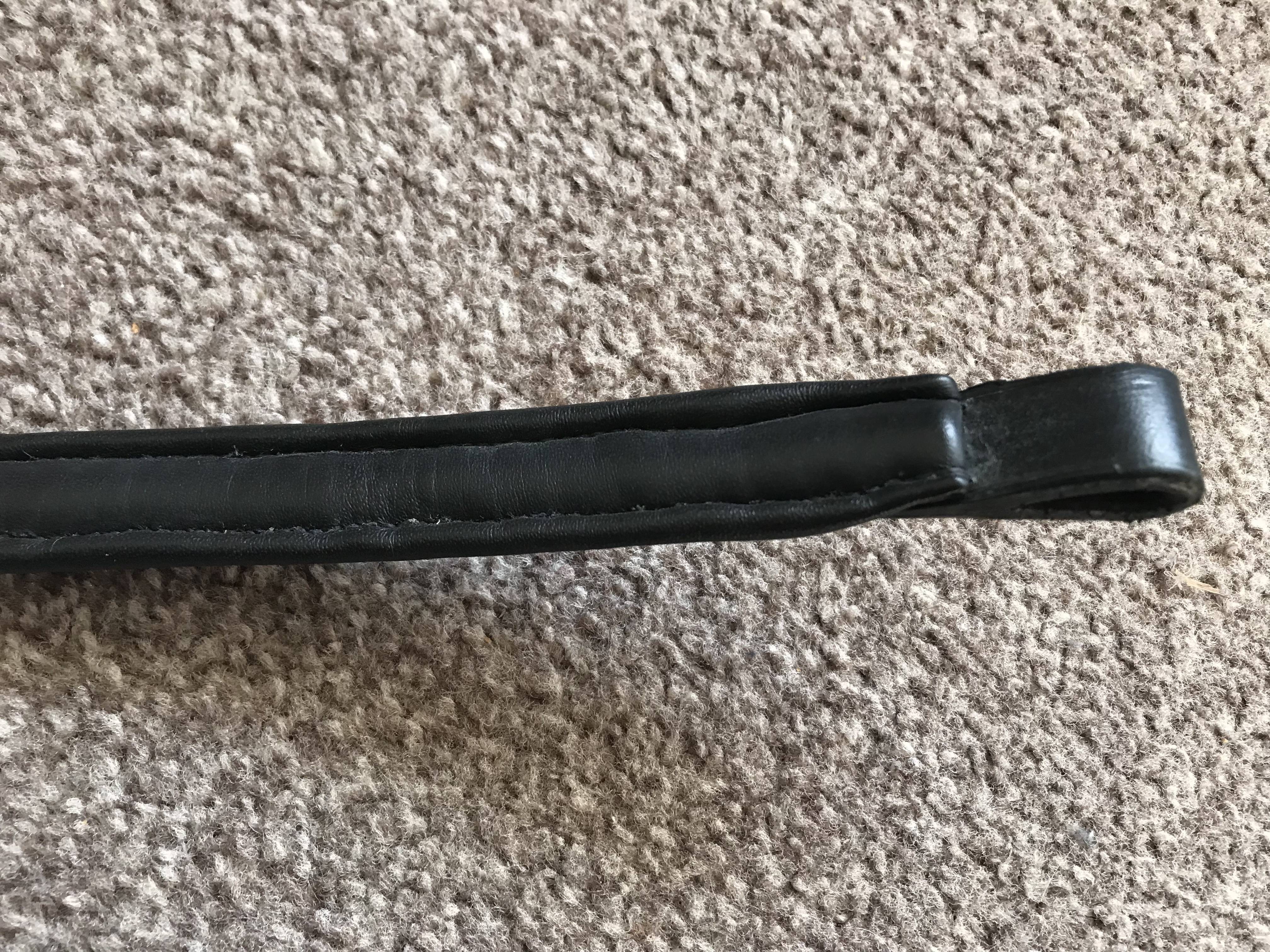 Black 16 3/4” padded leather browband. BNWOT