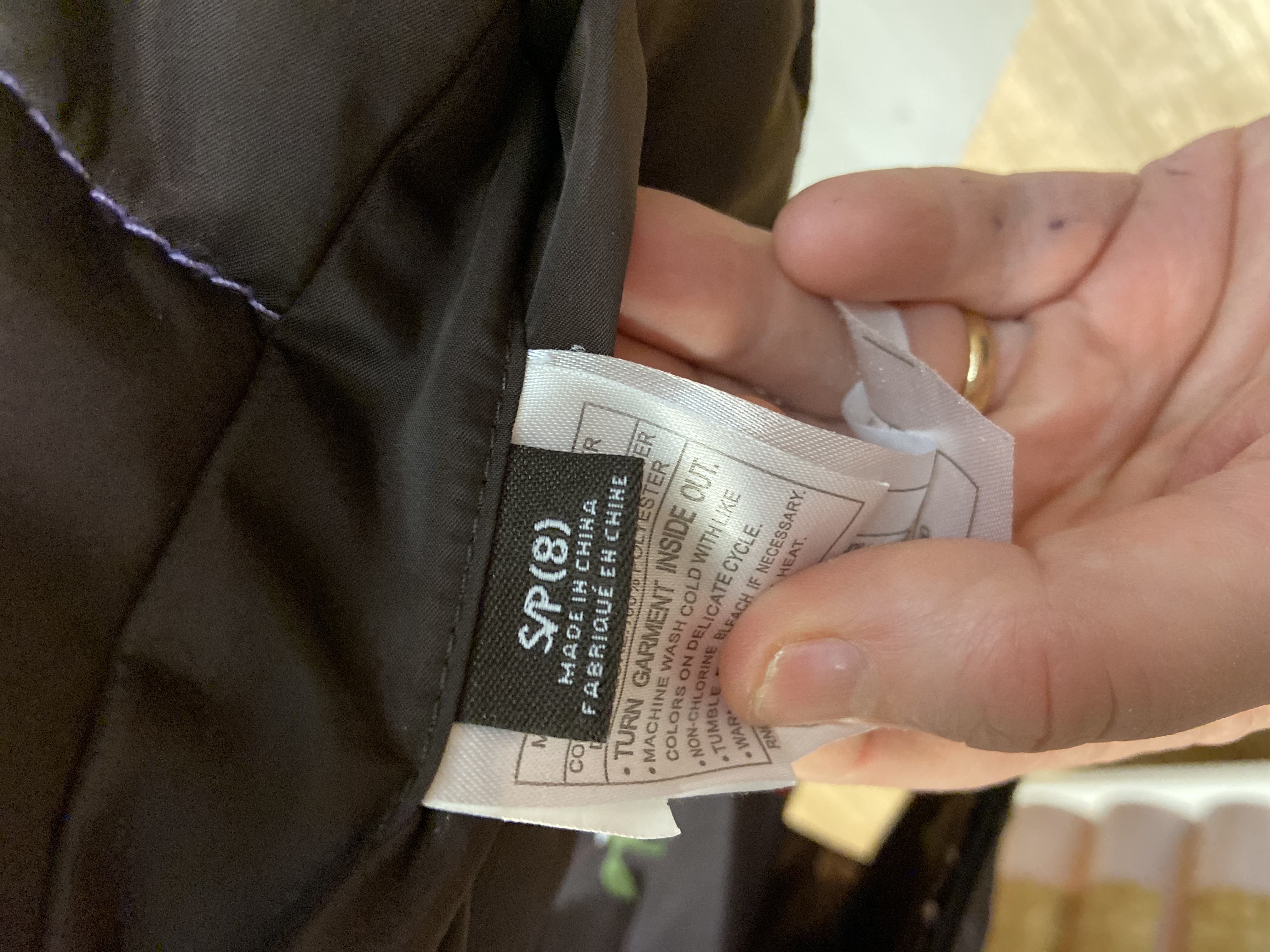 Ariat Youth reversible gilet.  Good condition . Approx age 8 Preowned. VGC