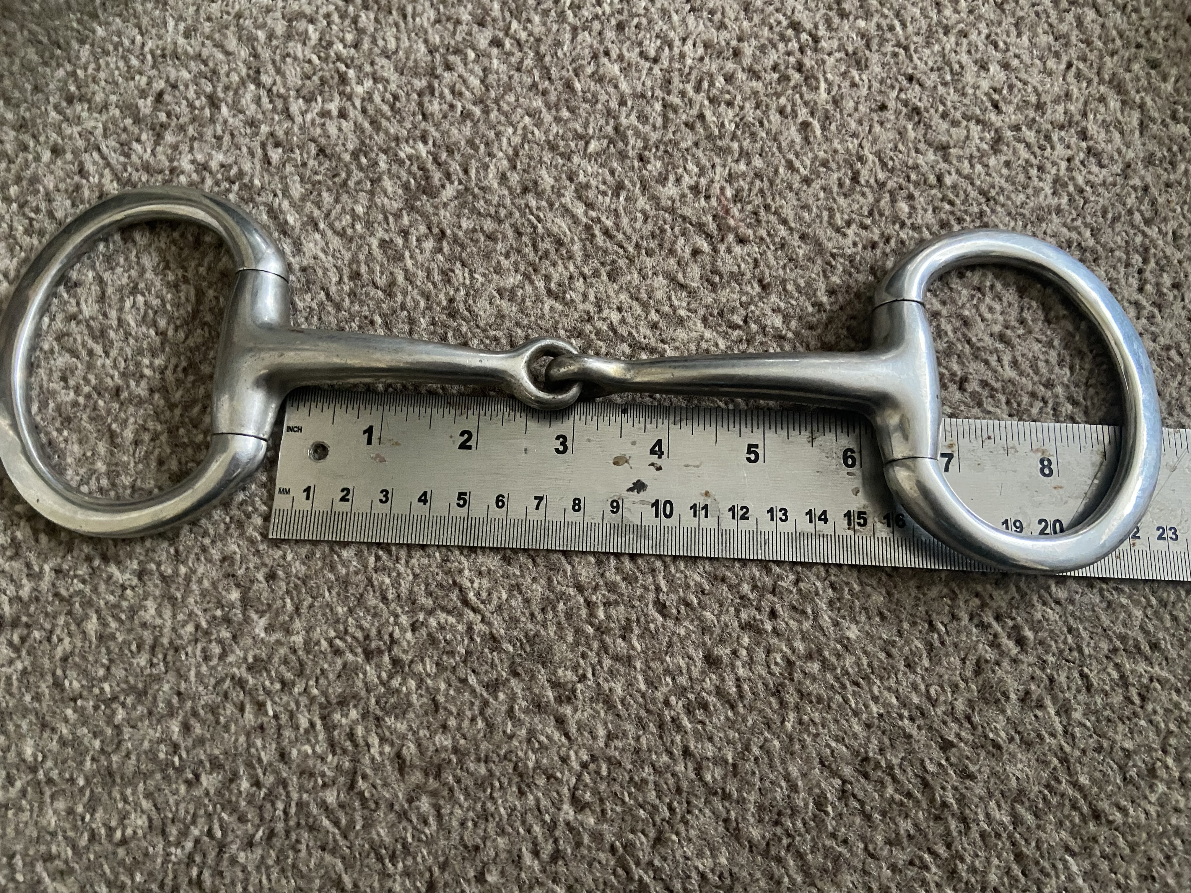 jointed eggbutt snaffle.  6"  Used.