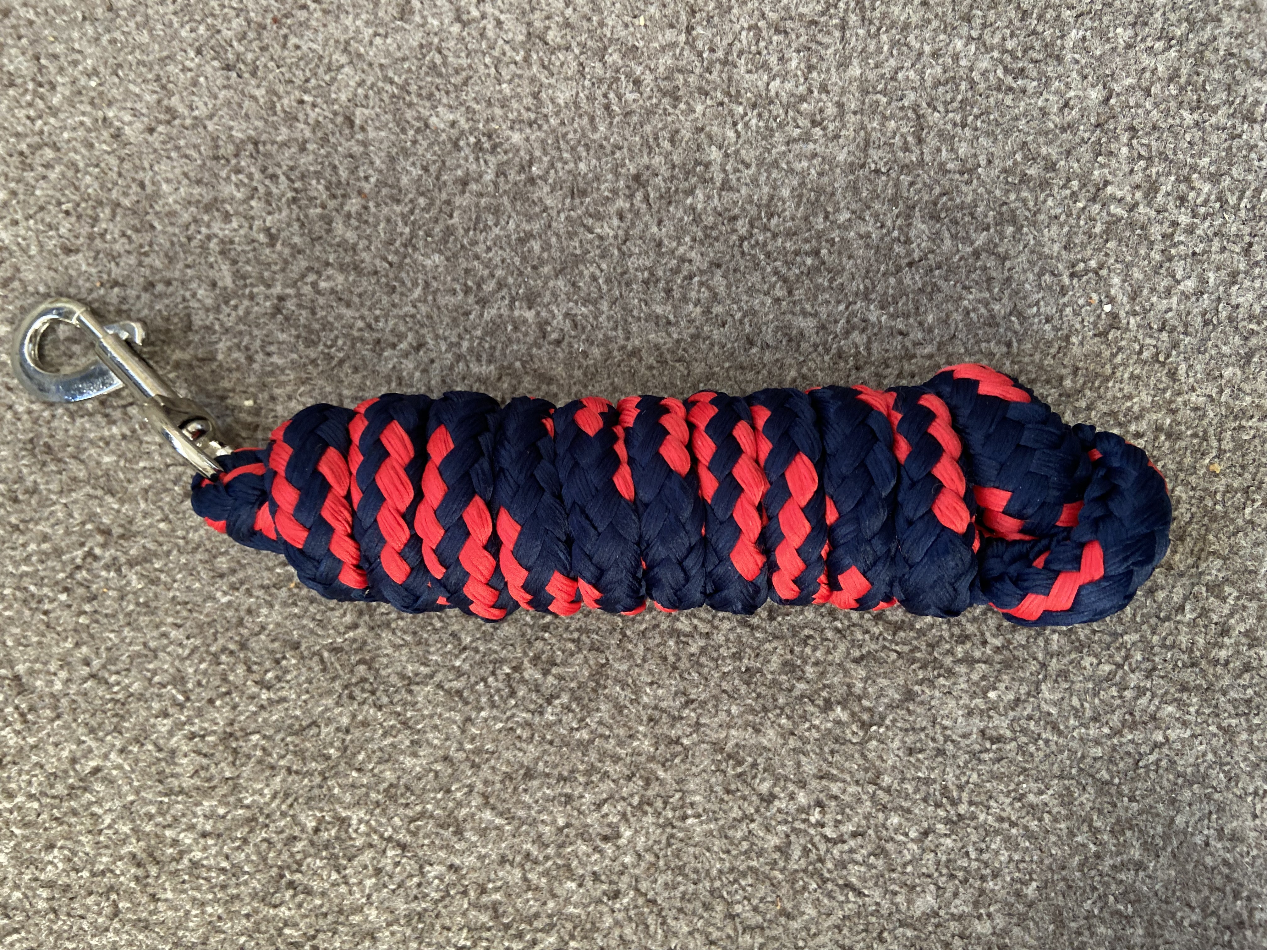 Two tone lead rope with trigger clip.  BN.  Various colours.