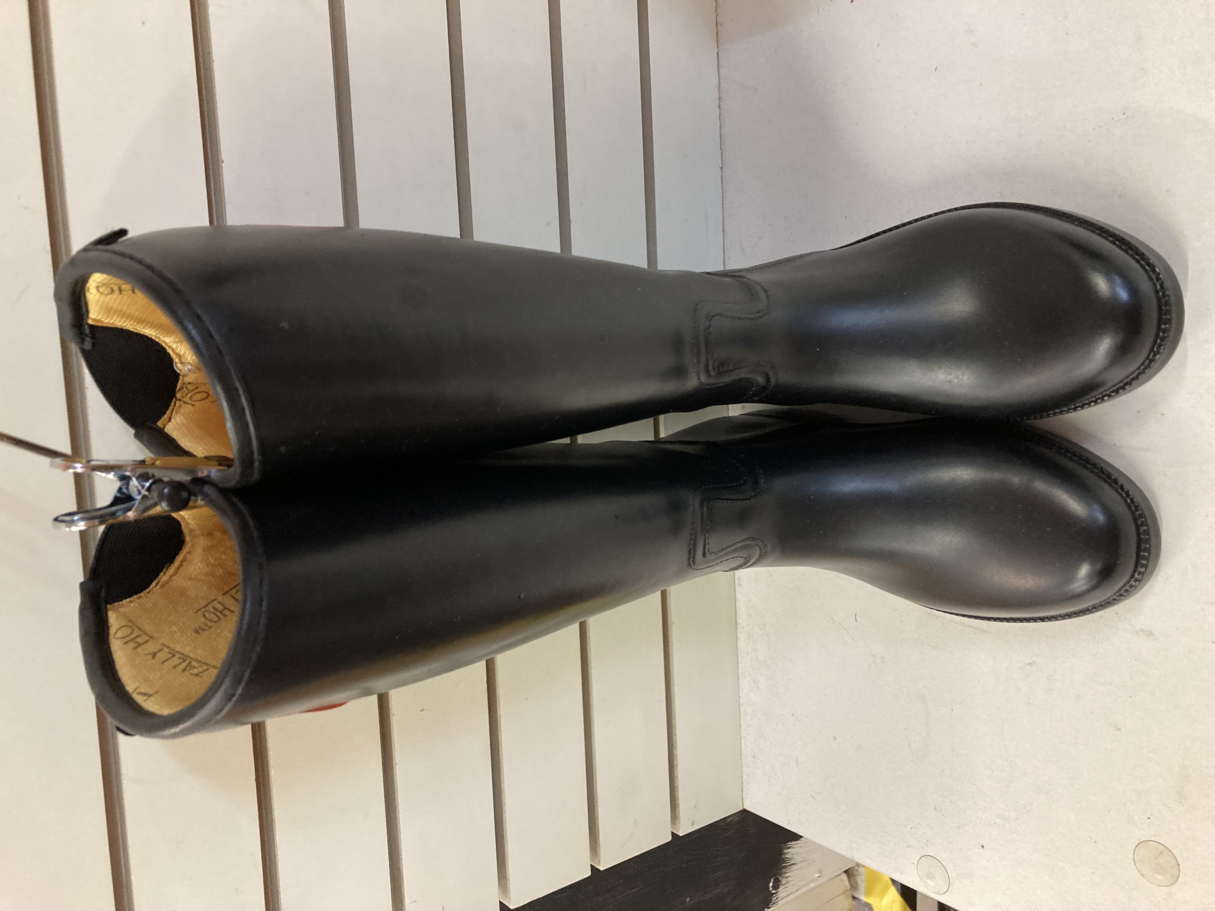 Tally ho childs long rubber riding boots. Size 9. BN shop soiled. RRP £39.99
