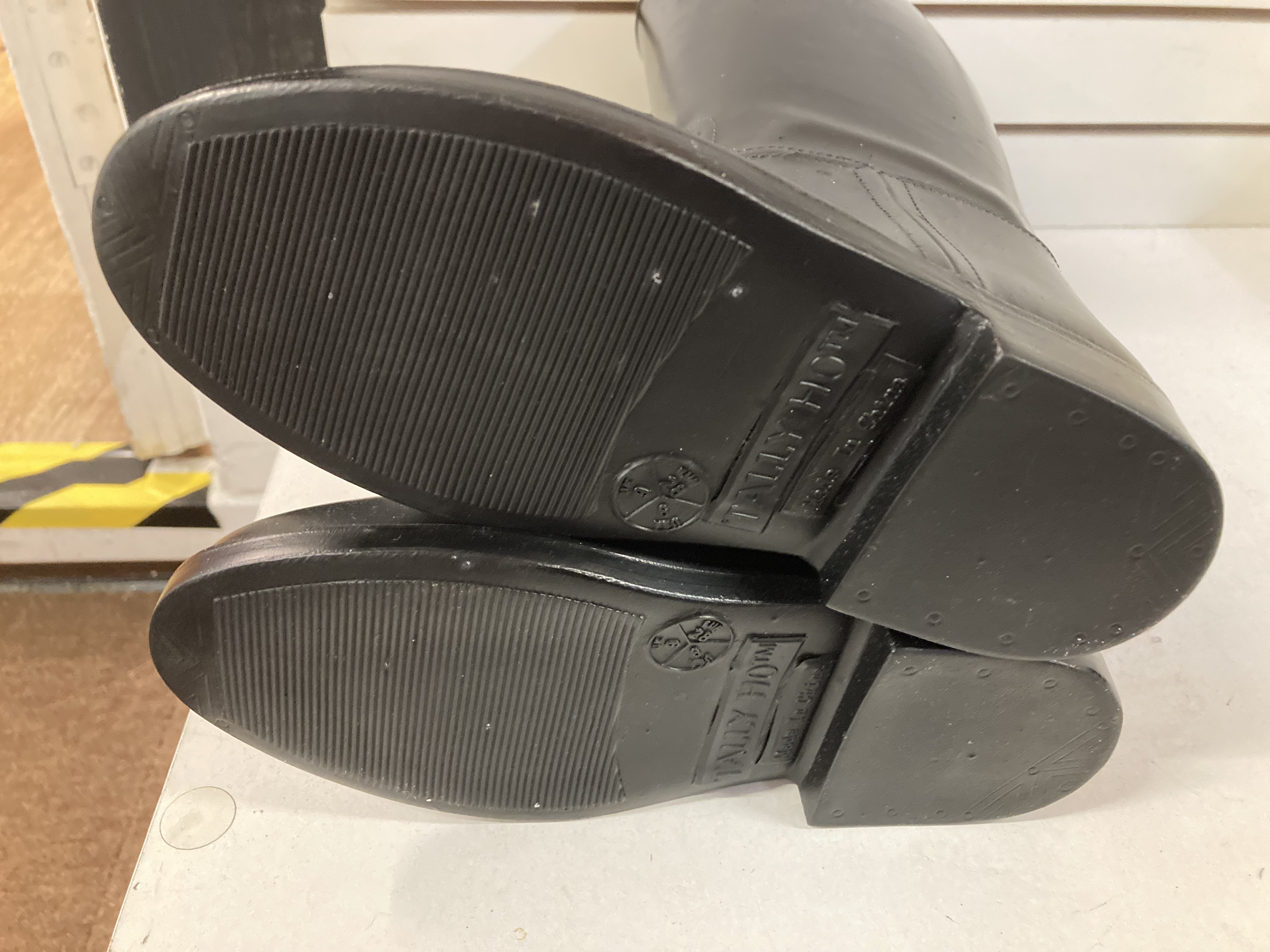 Tally ho childs long rubber riding boots. Size 9. BN shop soiled. RRP £39.99