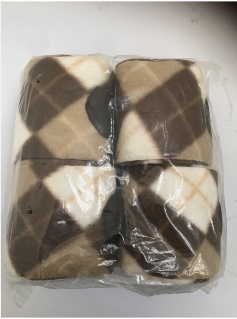 Set of four fleece bandages.