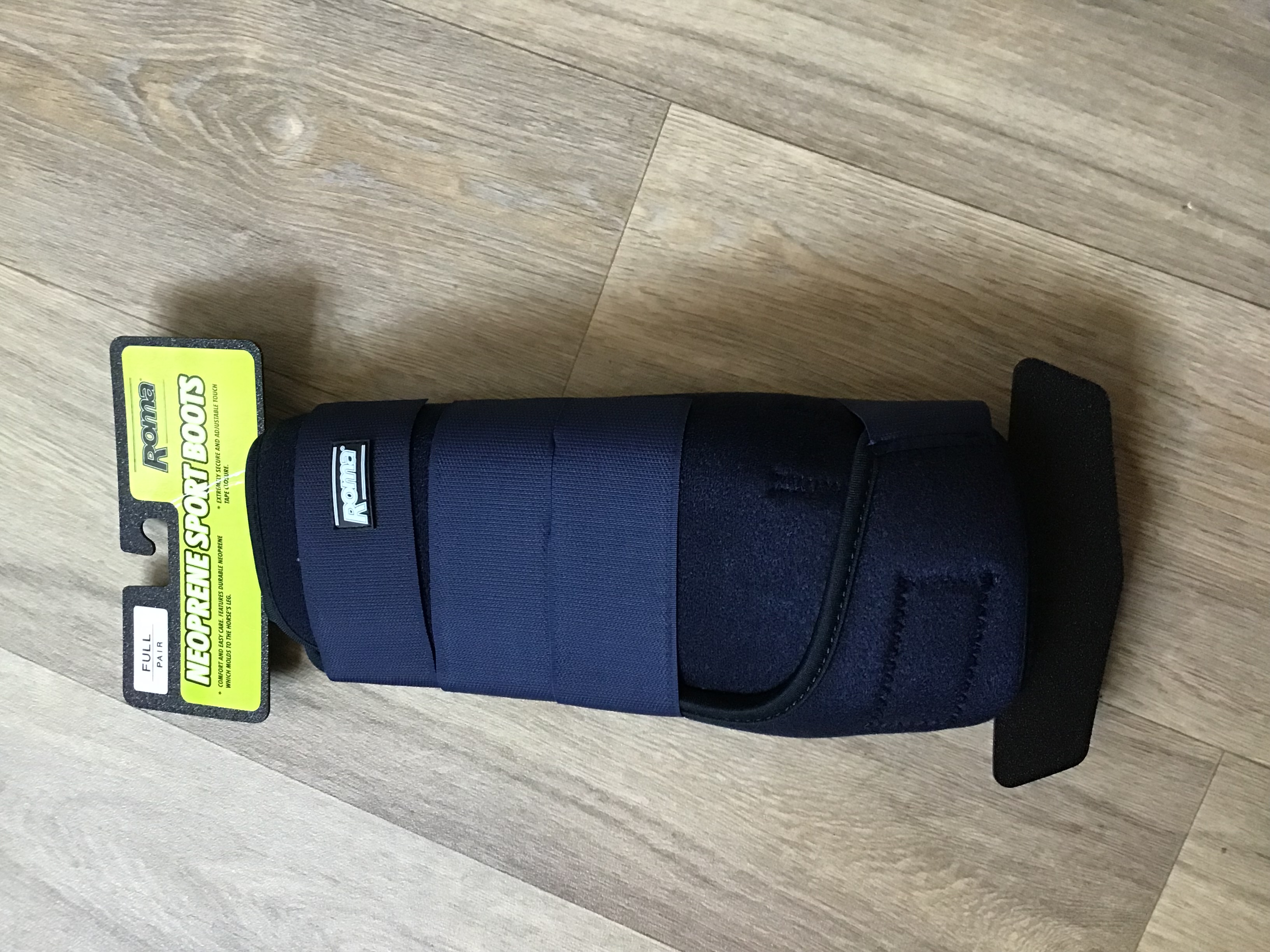 Full size navy equine support boots/wraps from Roma. Navy.