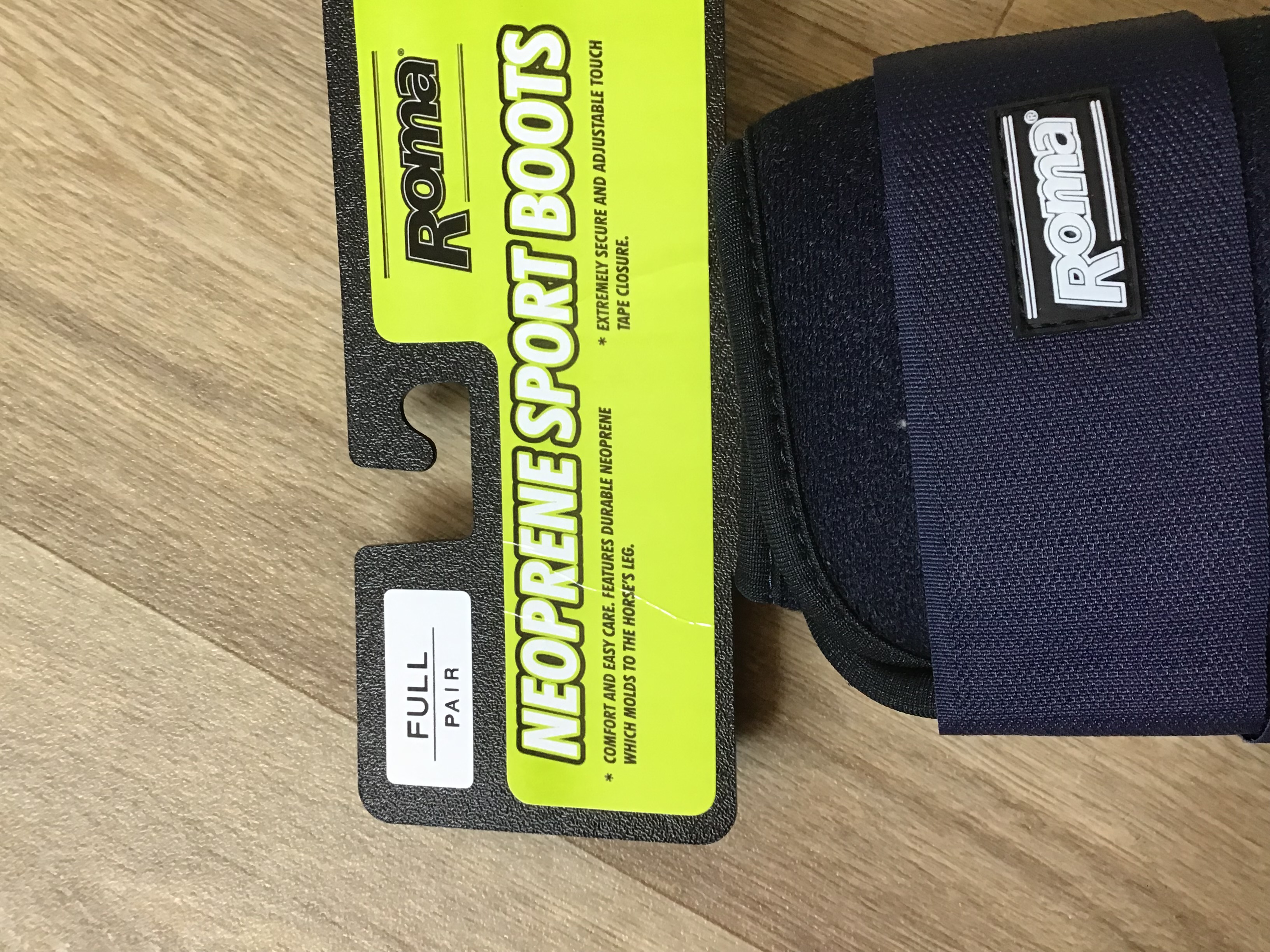 Full size navy equine support boots/wraps from Roma. Navy.