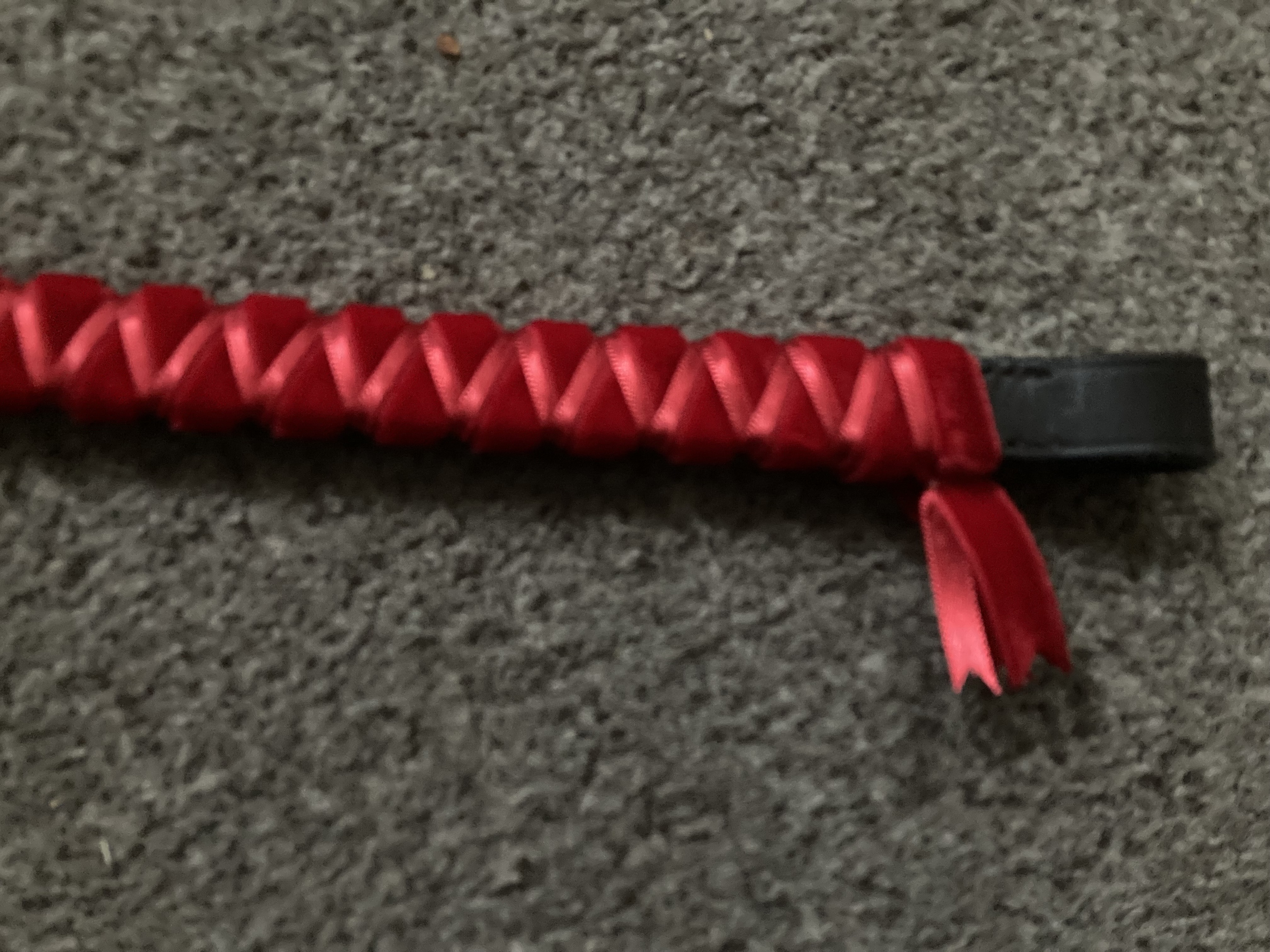 Red satin and velvet Ribbon Browbands. Brown 15” leather. Cob size. BN