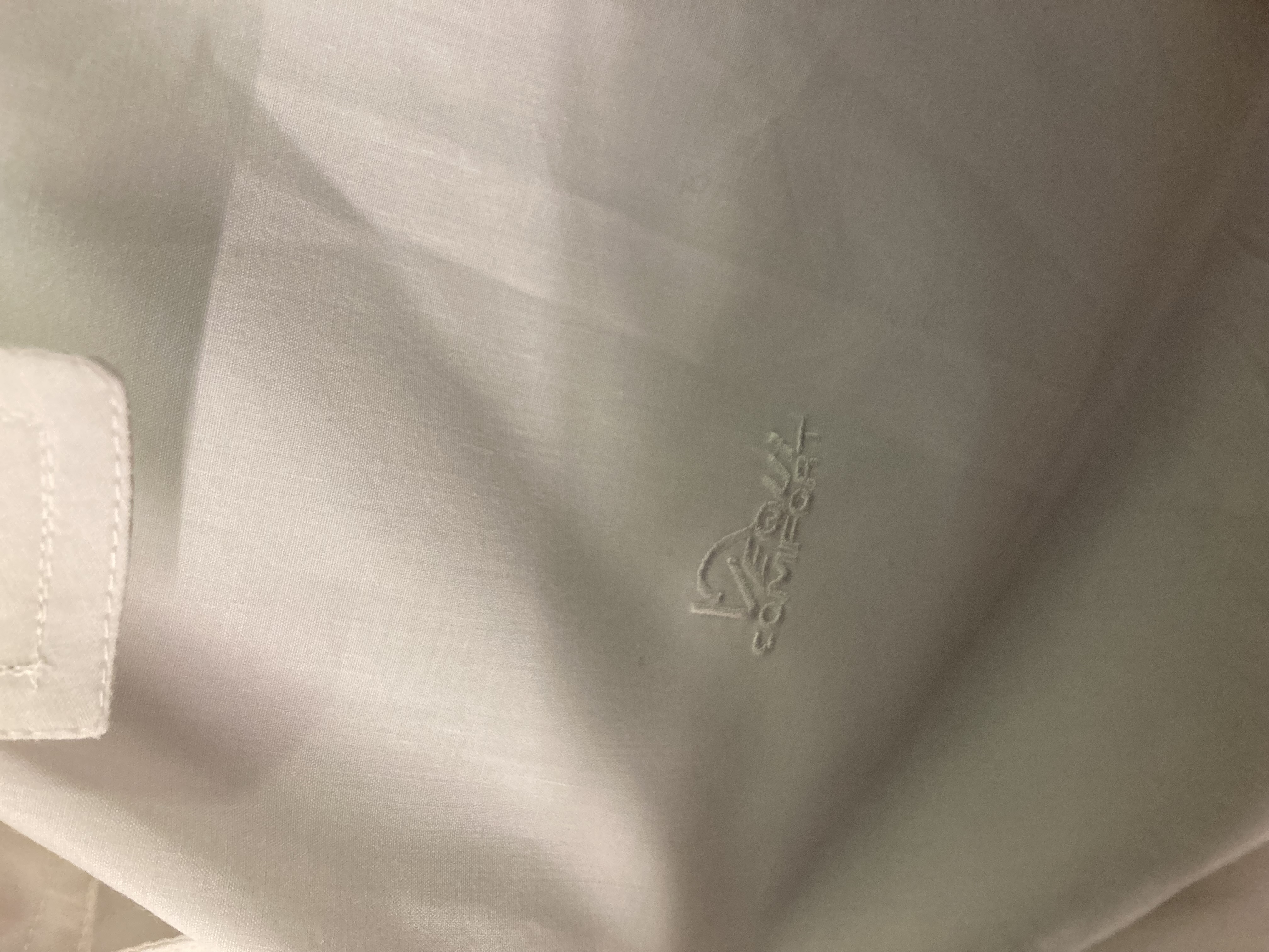 Equicomfort showing/competition shirt. Preowned. Size 40” VGC. .