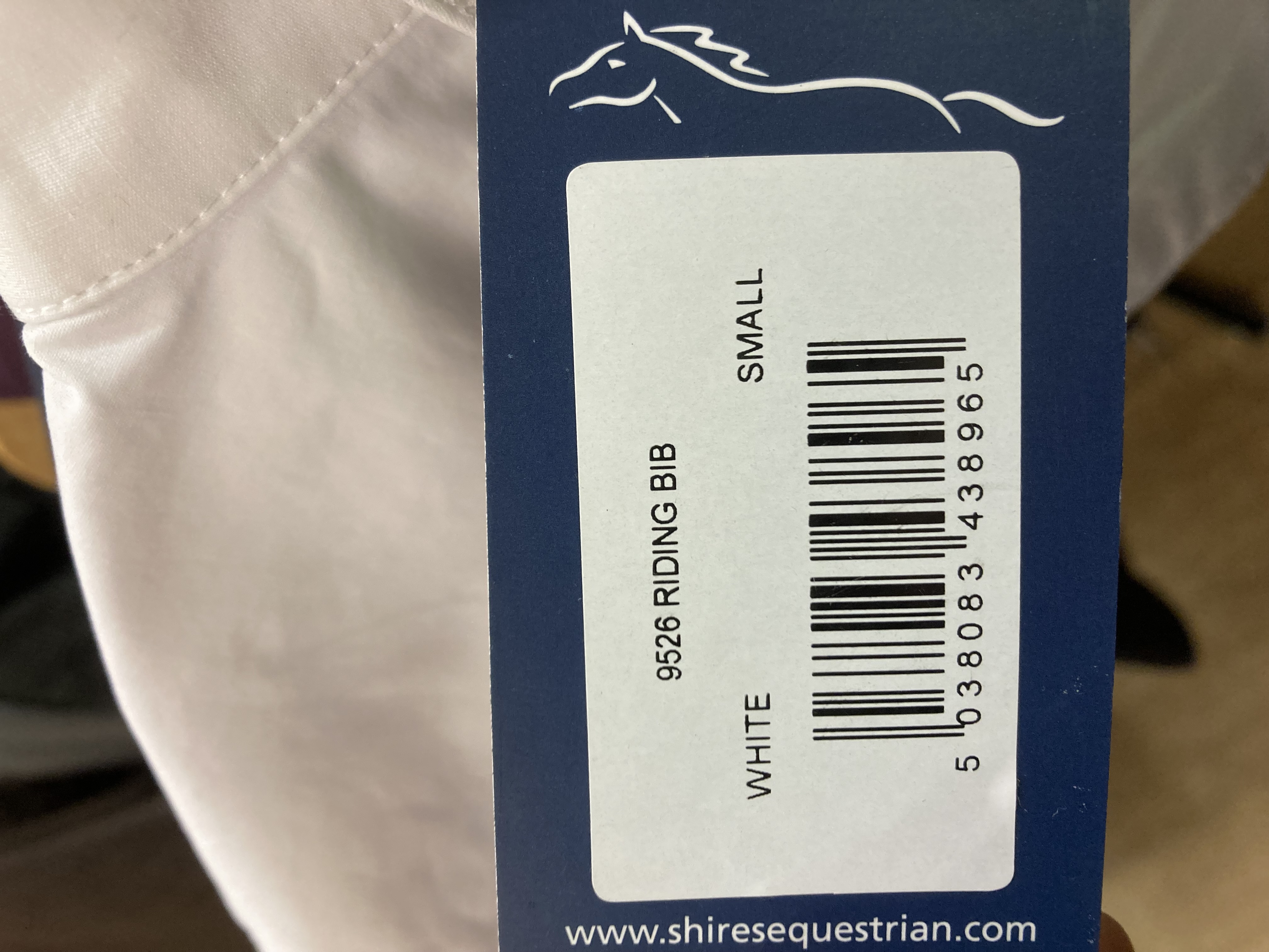 Shires showing bib. BNWt. Small