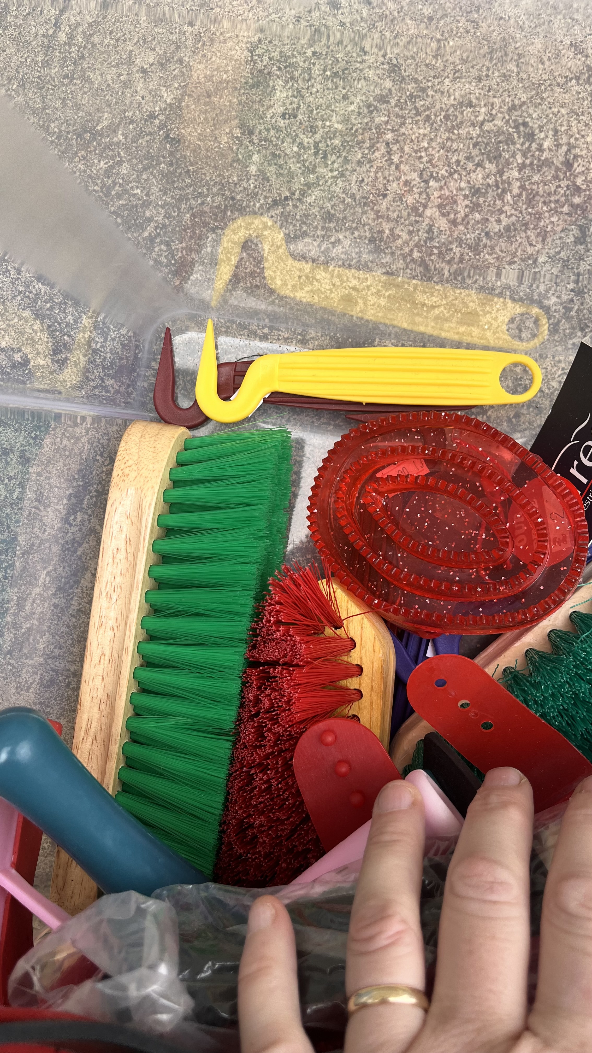 Job lot grooming brushes. All BN.