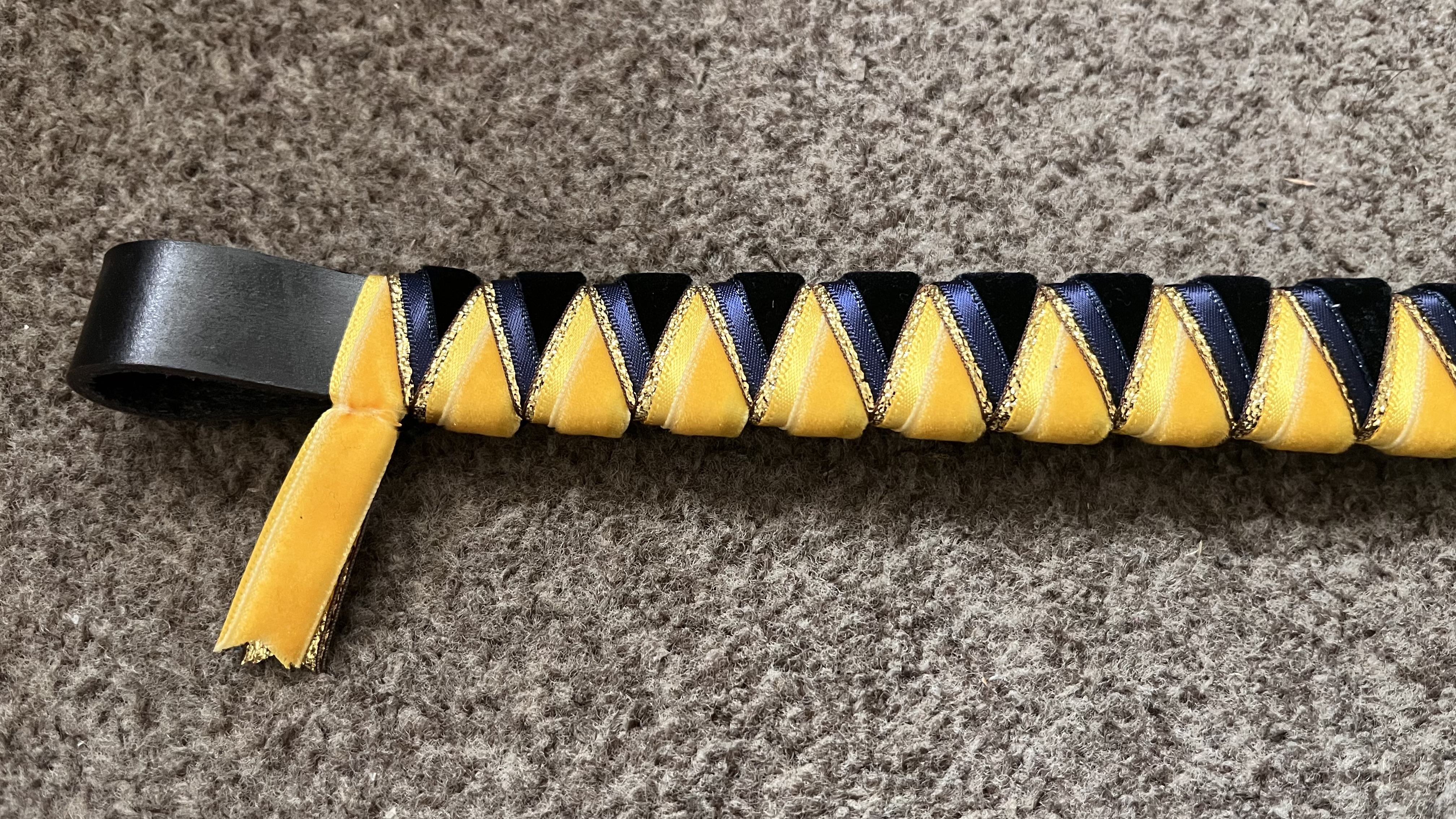 Browband heaven yellow/gold/navy 15” brown leather sharkstooth browband.