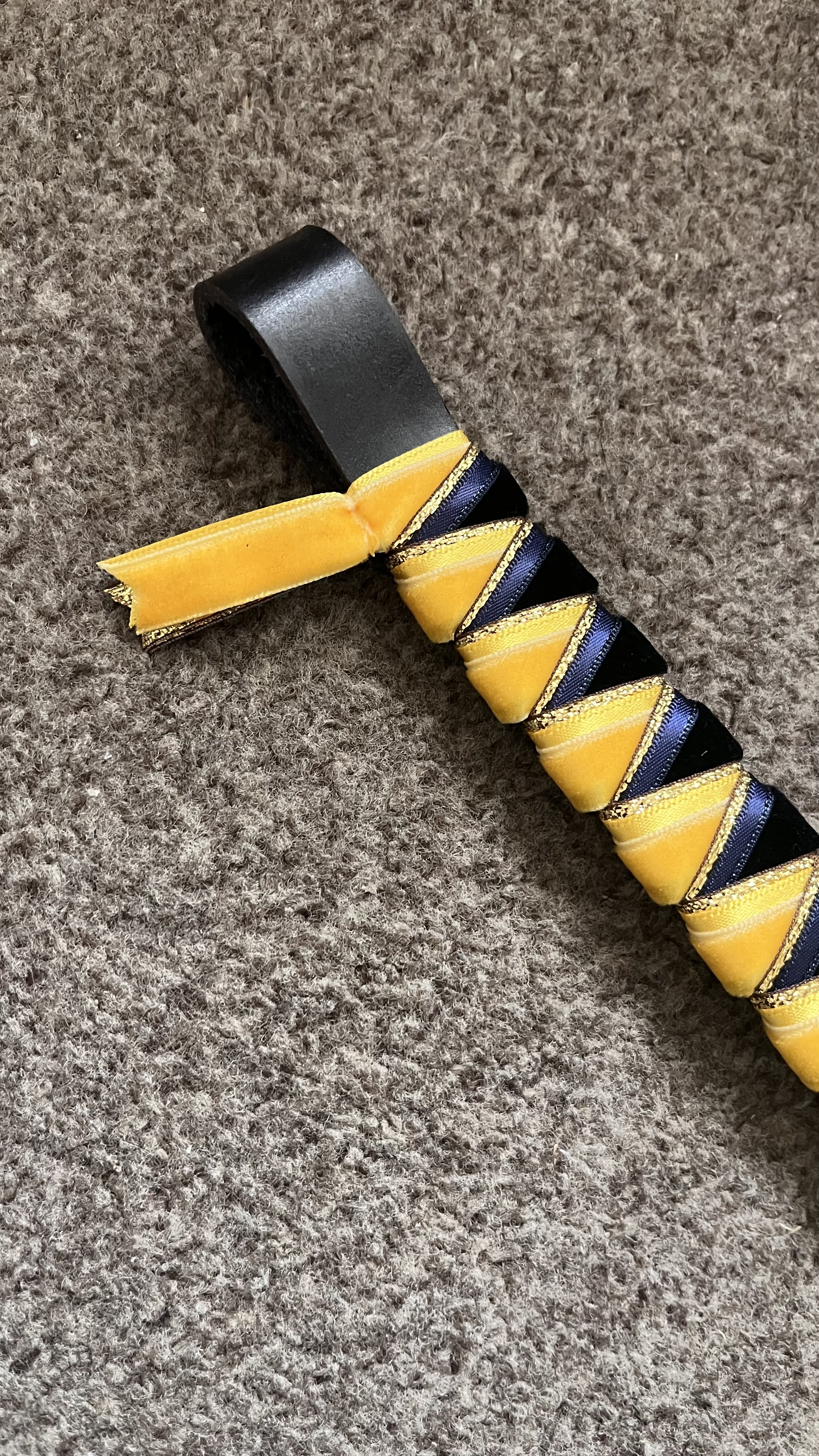 Browband heaven yellow/gold/navy 15” brown leather sharkstooth browband.