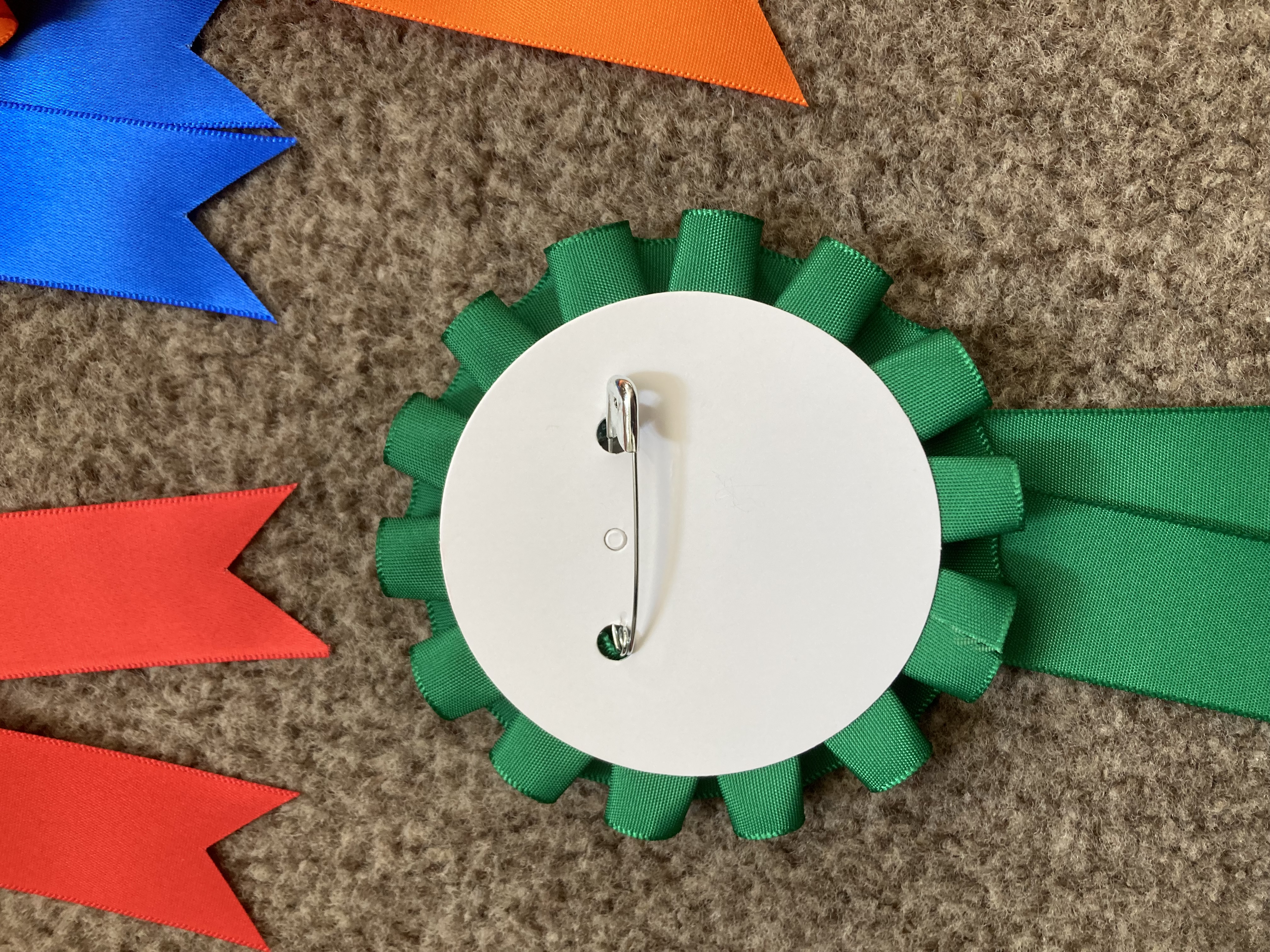 1st to 5th one tier rosettes. 50mm centres.