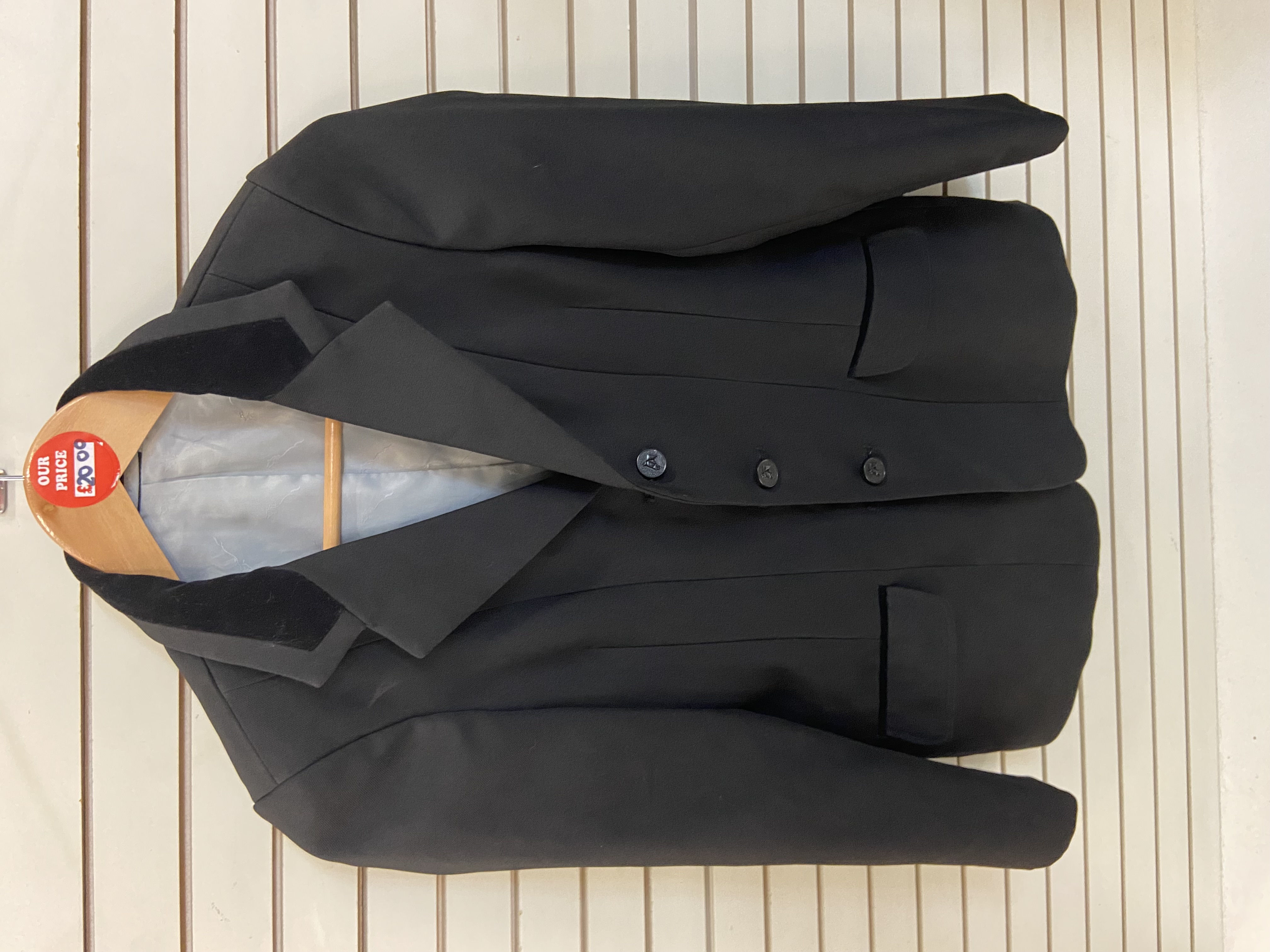 Shires ladies/maids black showing jacket. 32”. Preowned. VGC.