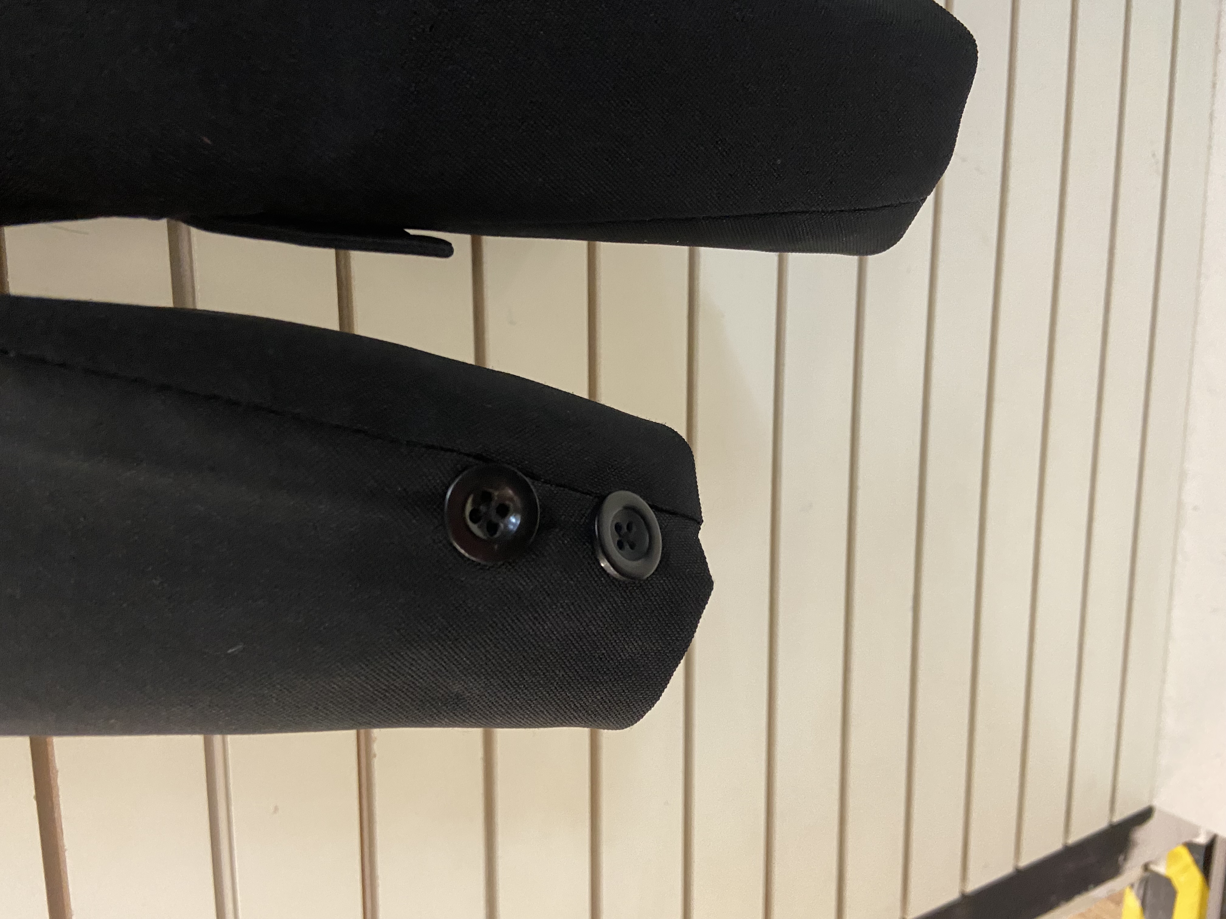 Sherwood Forest Junior Black Showing/Competition Jacket. Preowned. VCG. 28”