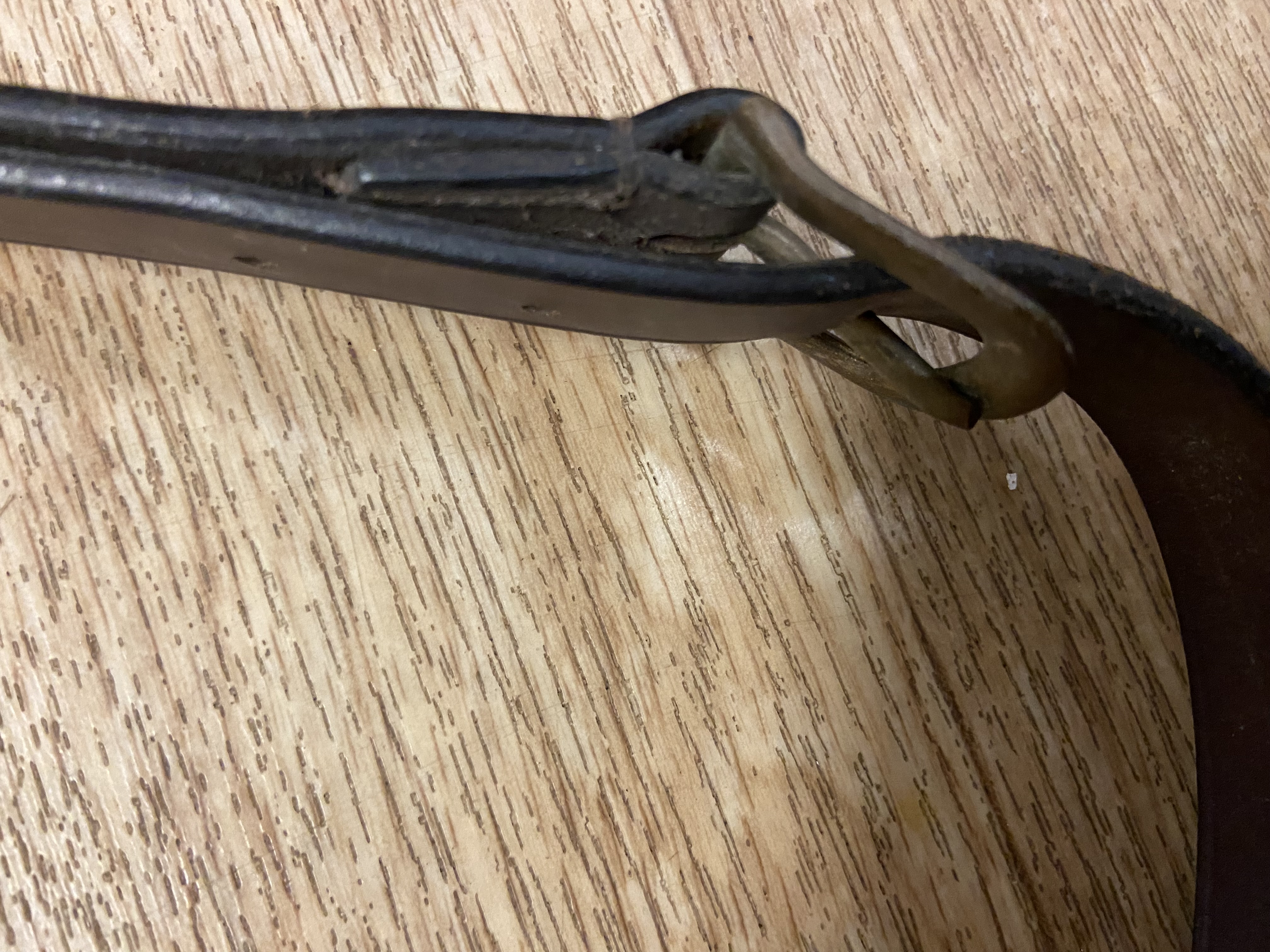 Three point elasticated breastplate with martingale attachment. Cob size. Preowned