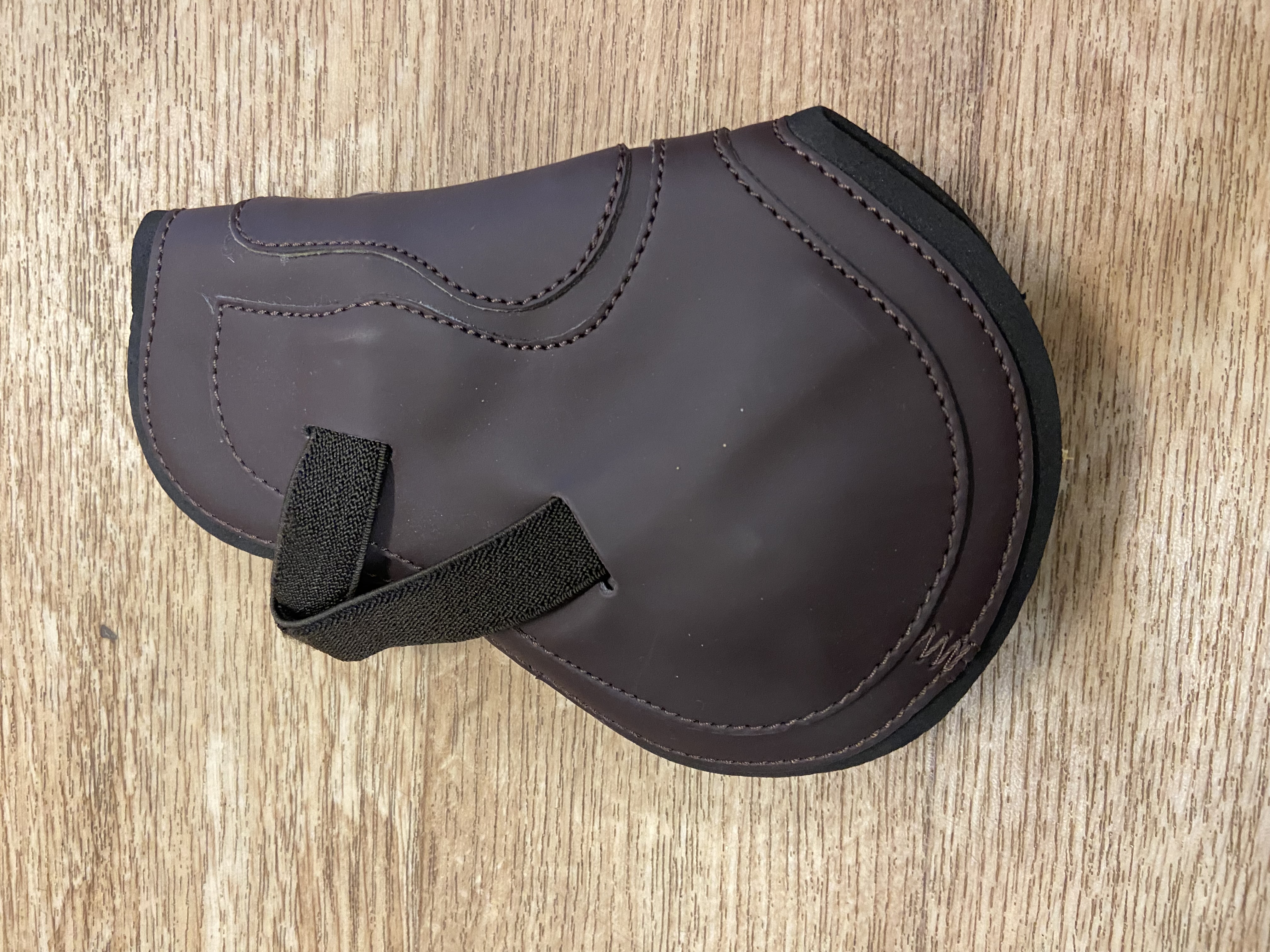 Shires Brown fetlock boots with elasticated straps. Full size. BNWT