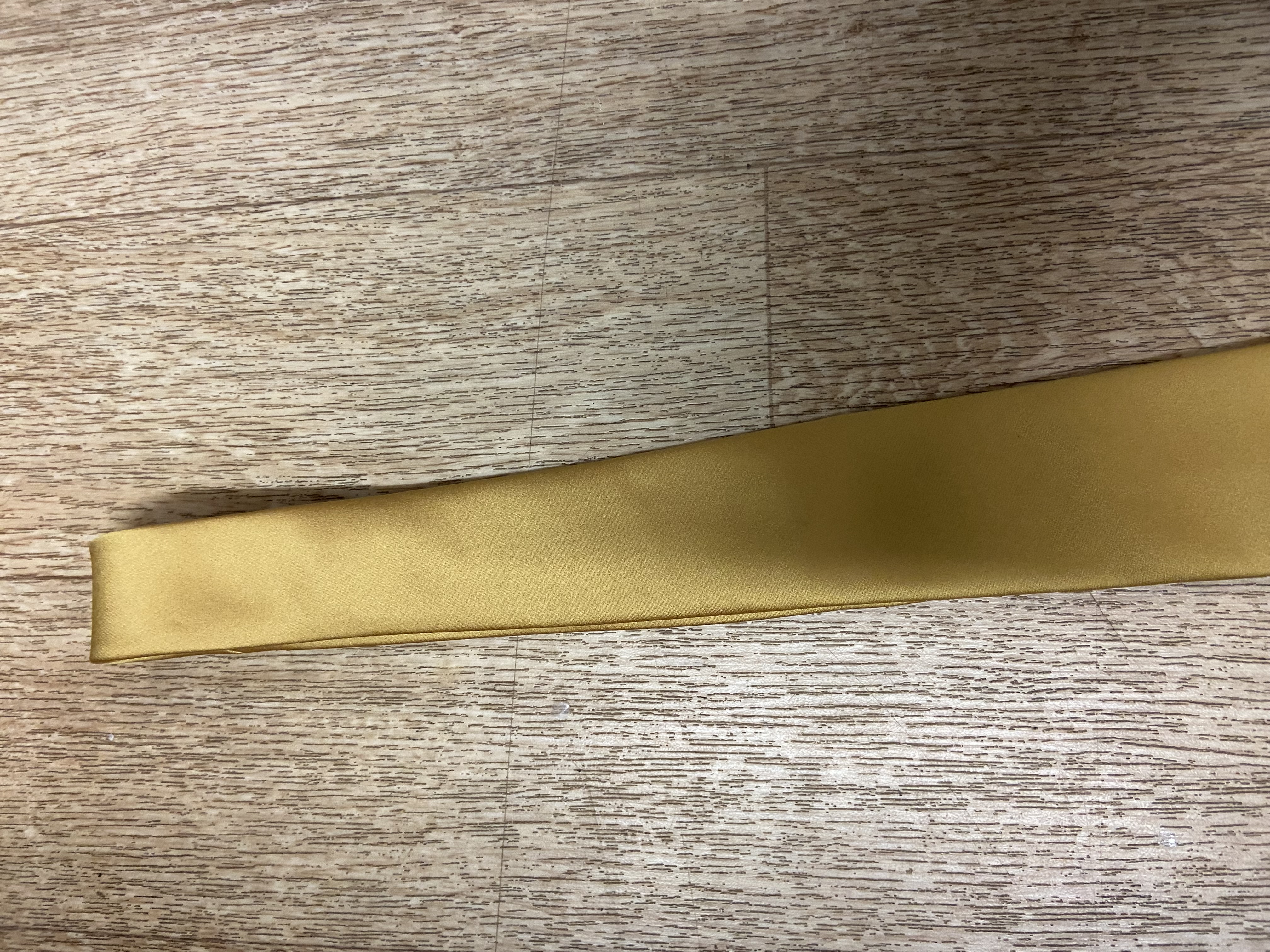 Showquest Gold showing/ competition tie. Preowned.