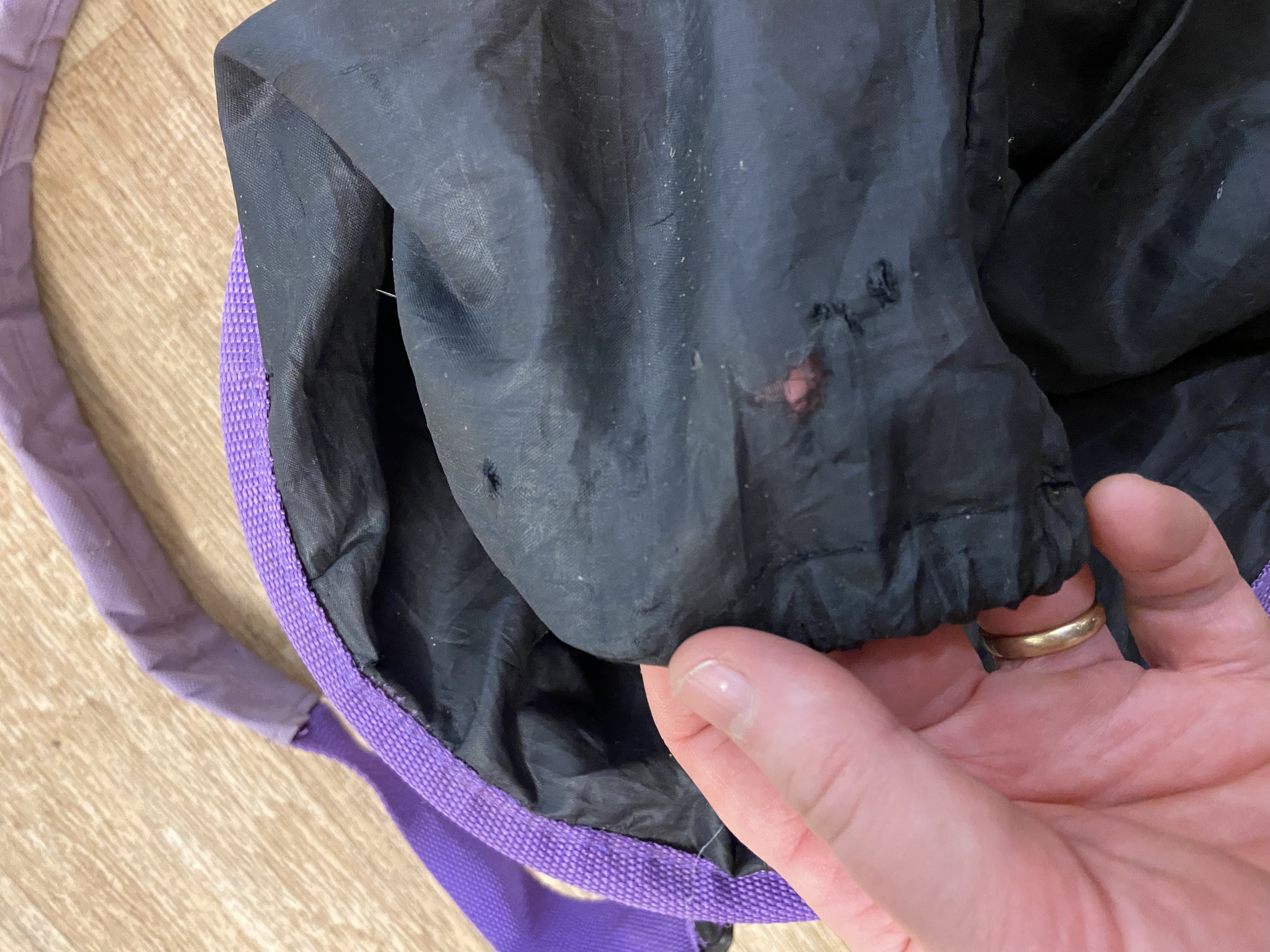 Preowned grooming kit bag. Lilac. Fair condition.