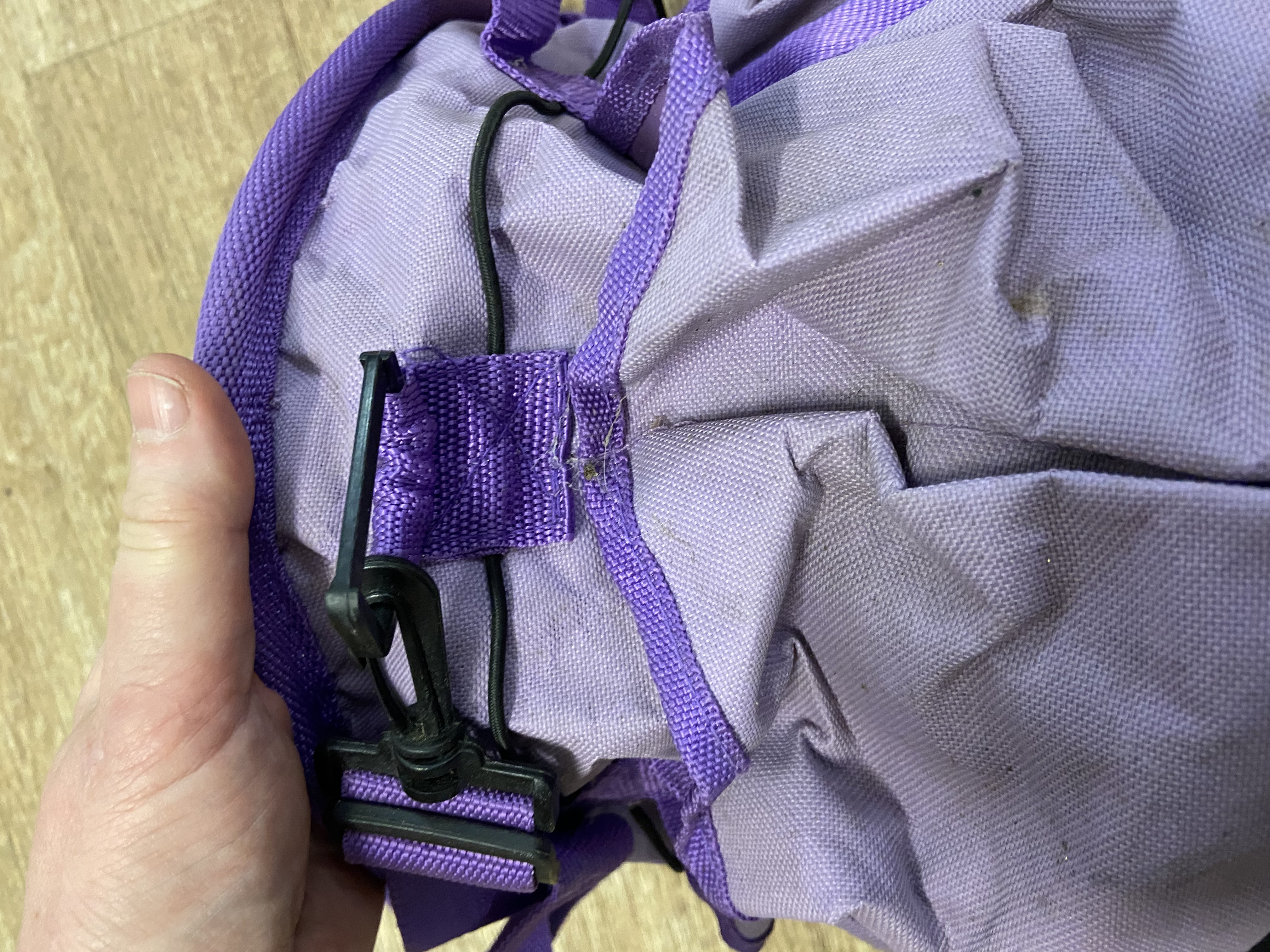 Preowned grooming kit bag. Lilac. Fair condition.