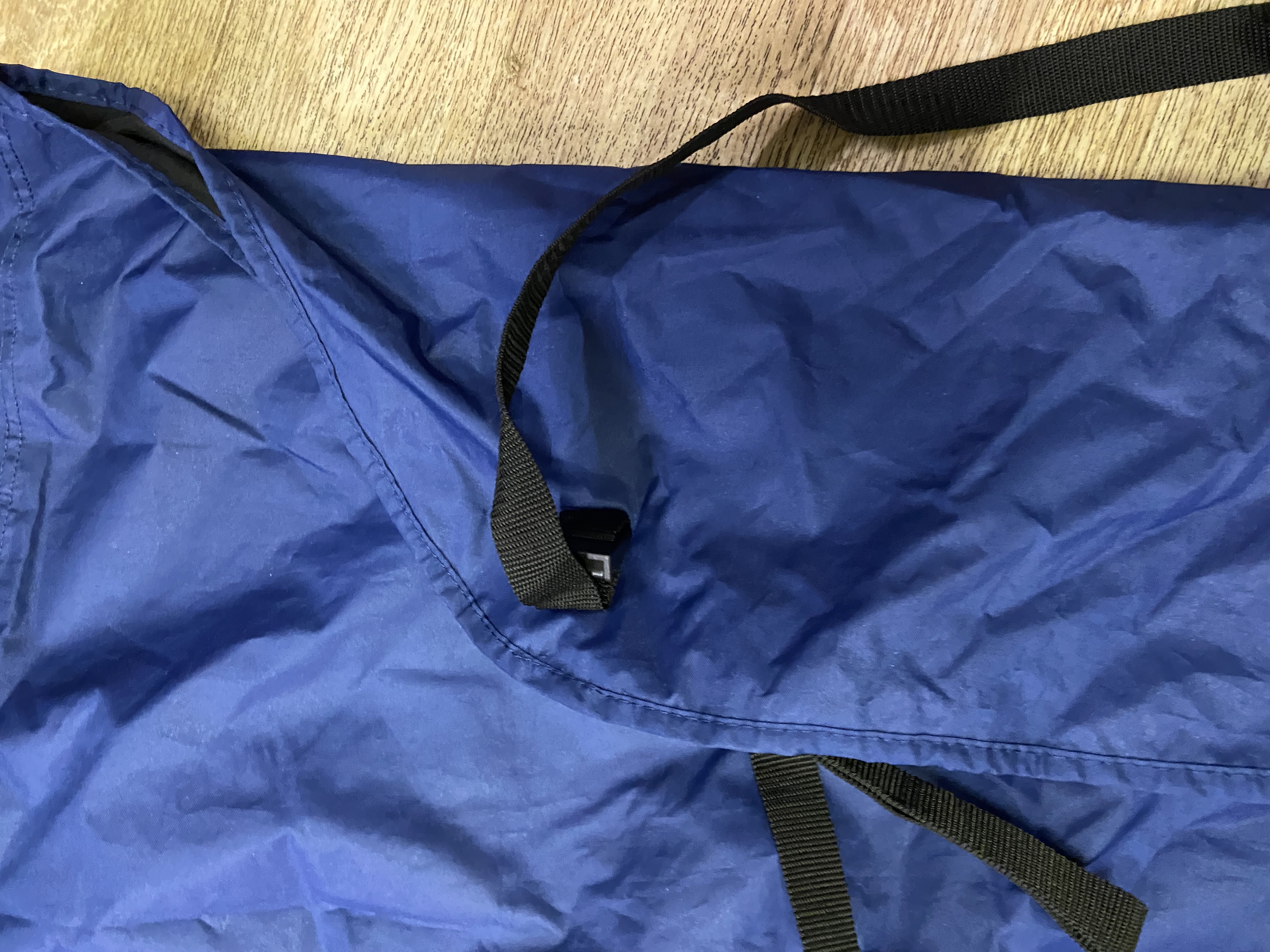 Masta cob size waterproof quarter sheet with reflective strips. BNWT