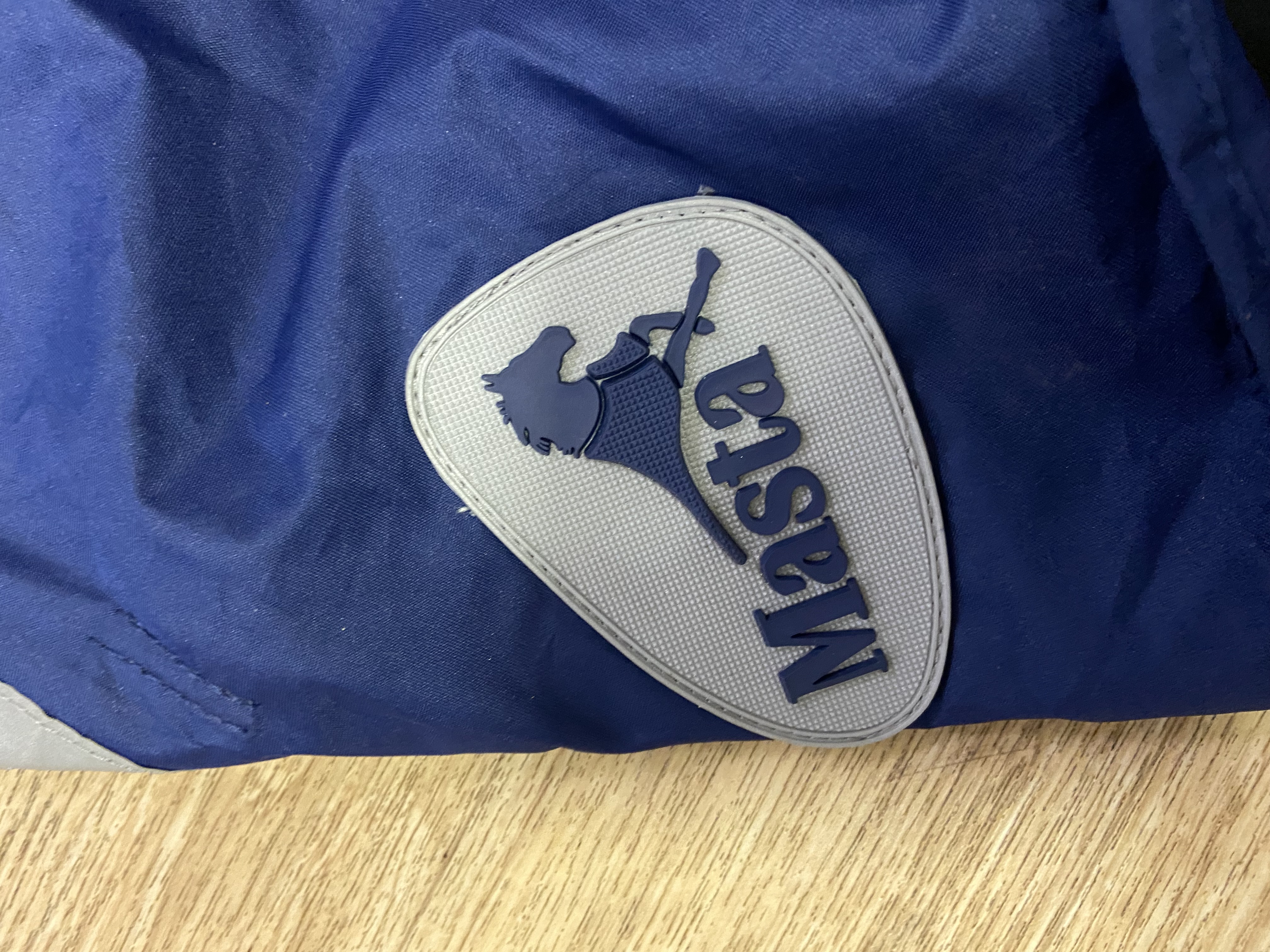 Masta cob size waterproof quarter sheet with reflective strips. BNWT