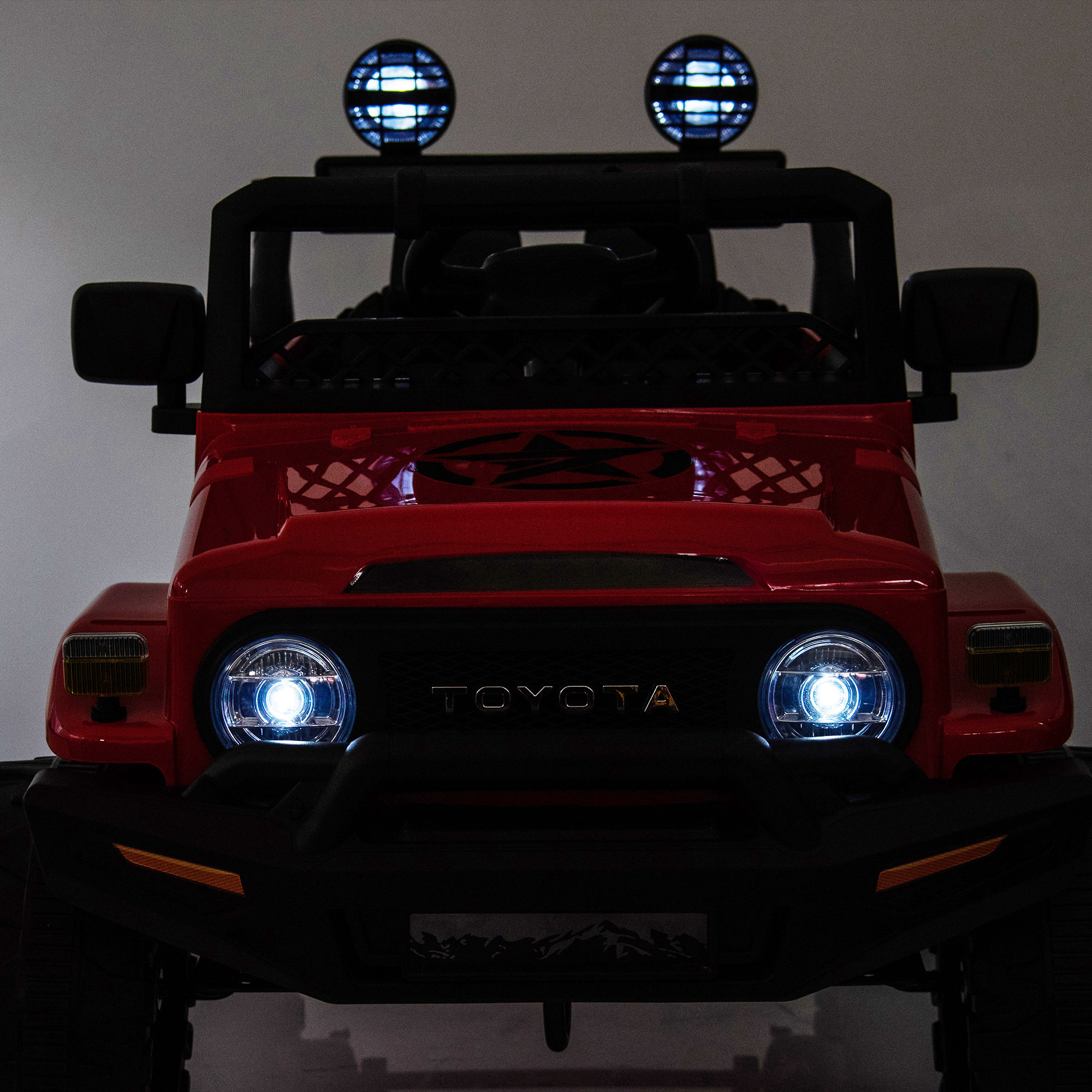 Licensed TOYOTA FJ Cruiser,12V Kids ride on car 2.4G W/Parents Remote Control,electric car for kids,