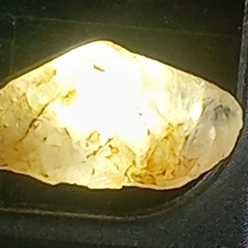 Natural Rough Yellow Sapphire / Corundum Gemstone - 35.40 Carats
