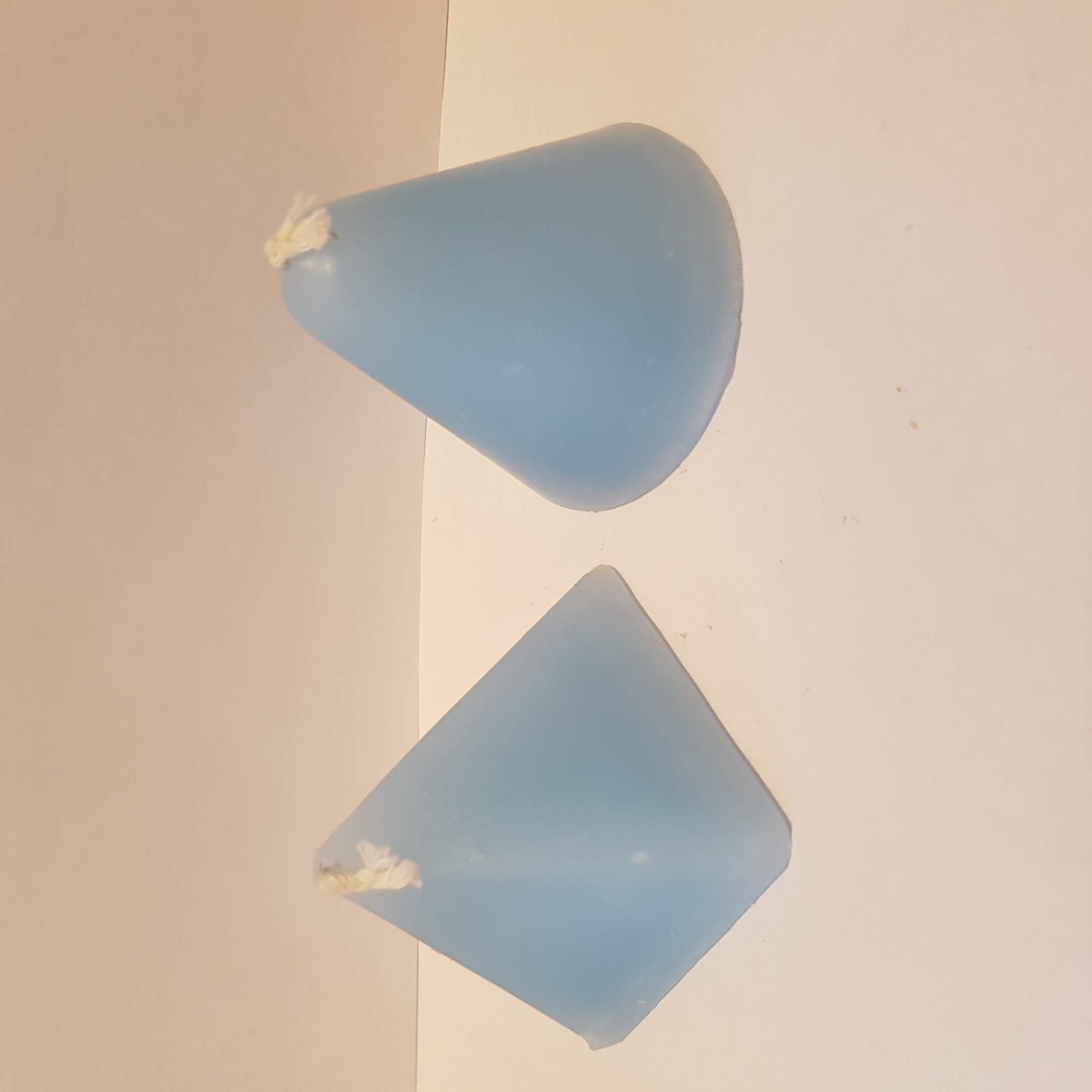 17 cm Coloured Scented Soy pillar candle