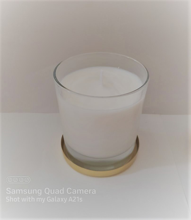 Honeysuckle glass jar soy candle – with gold dust lid